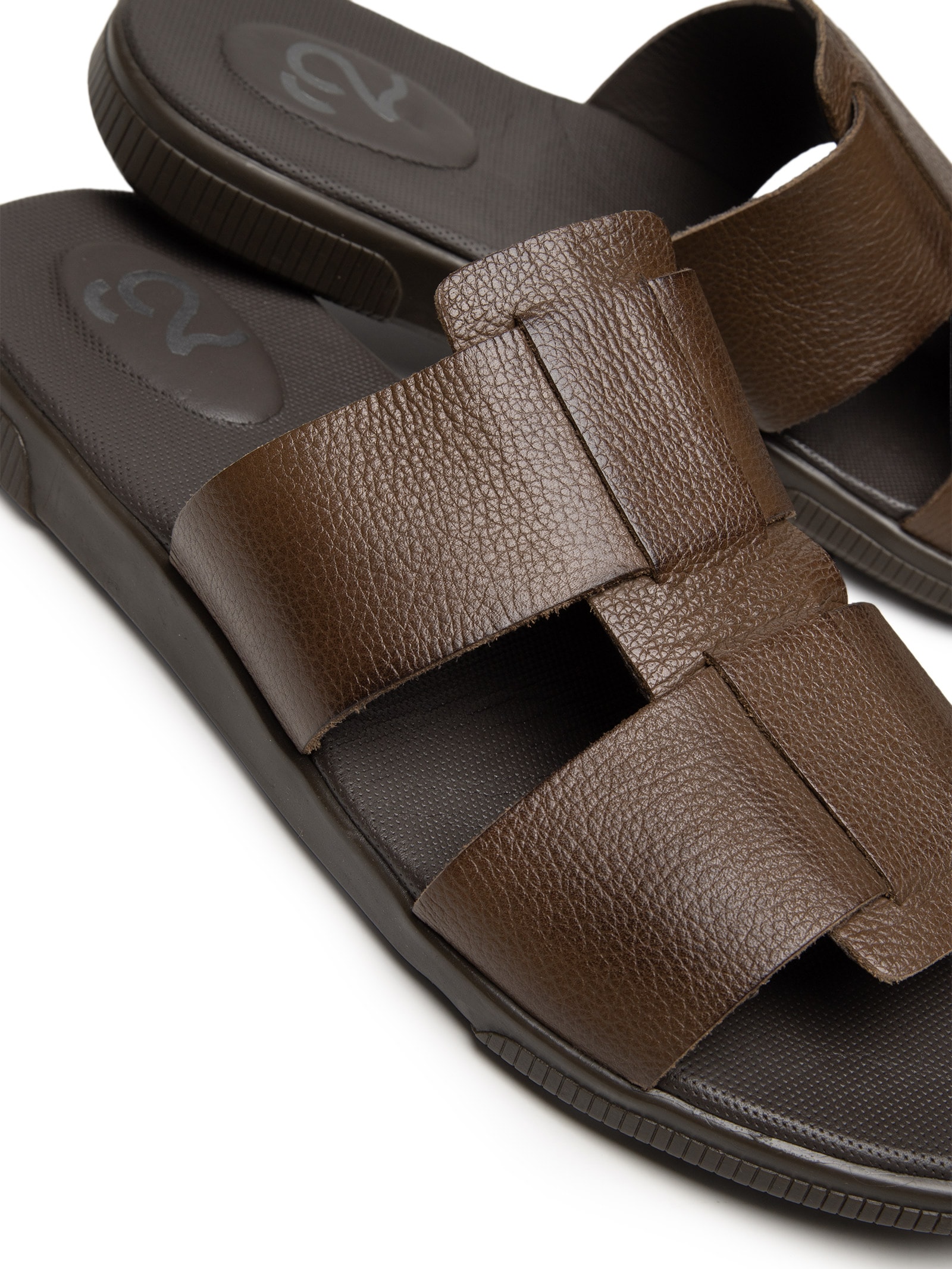 Papete Masculina Tiras Cruzadas Em Couro Marrom '2 Essential