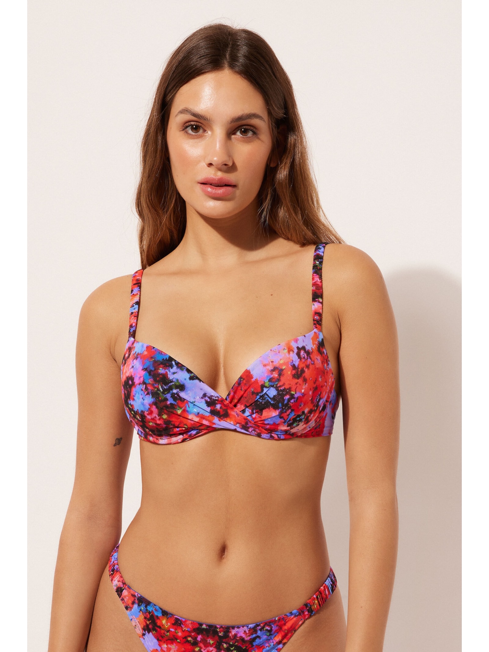 Parte De Cima De Biquíni Push-Up Blurred Flowers Azul