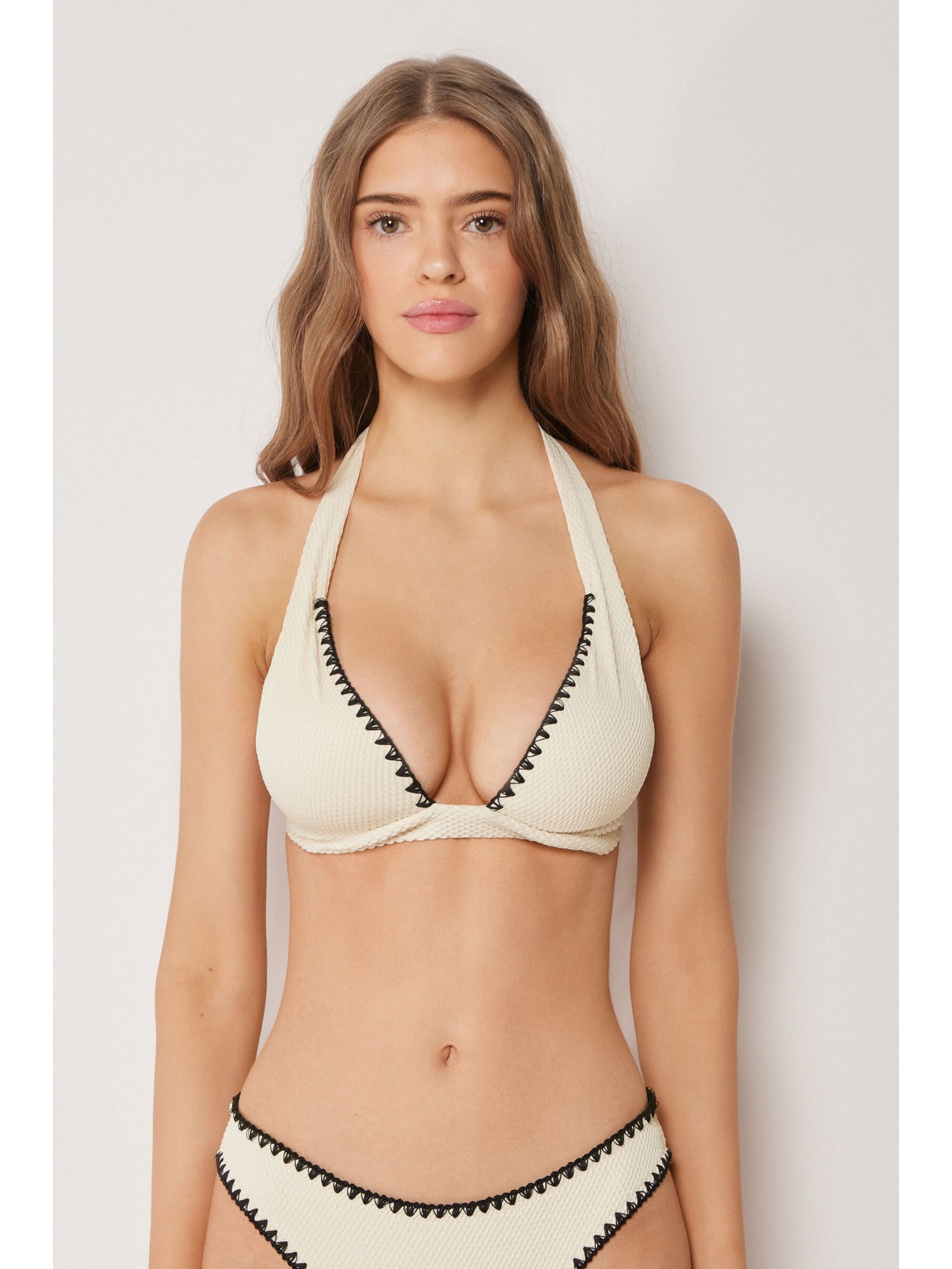 Parte De Cima De Biquíni Triângulo Almofadado Bicolor Embroidery Off-White Calzedonia
