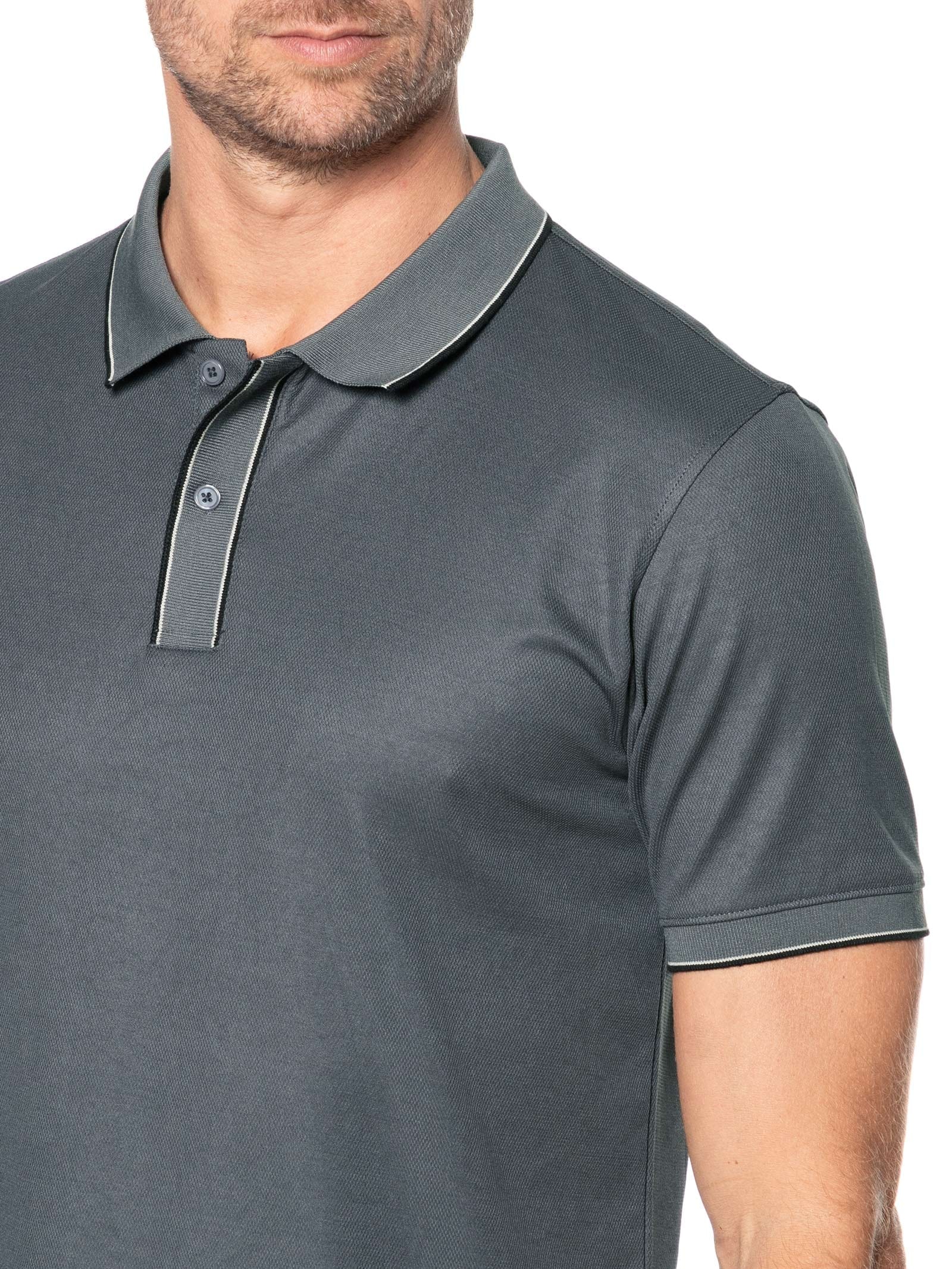 Polo Masculina Básica Com Detalhes Em Friso Cinza Basiq Men