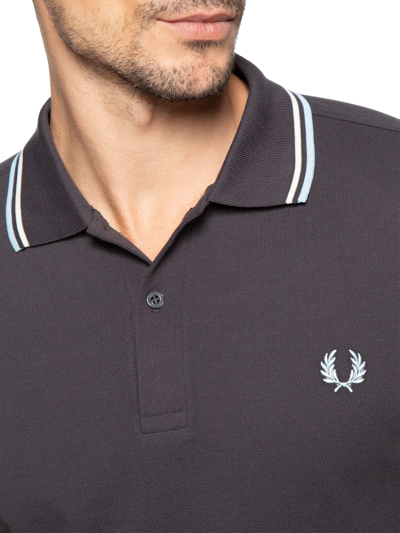 Polo Masculina Twin Tipped Regular Fit Em Piquet De Algodão Cinza Fred Perry
