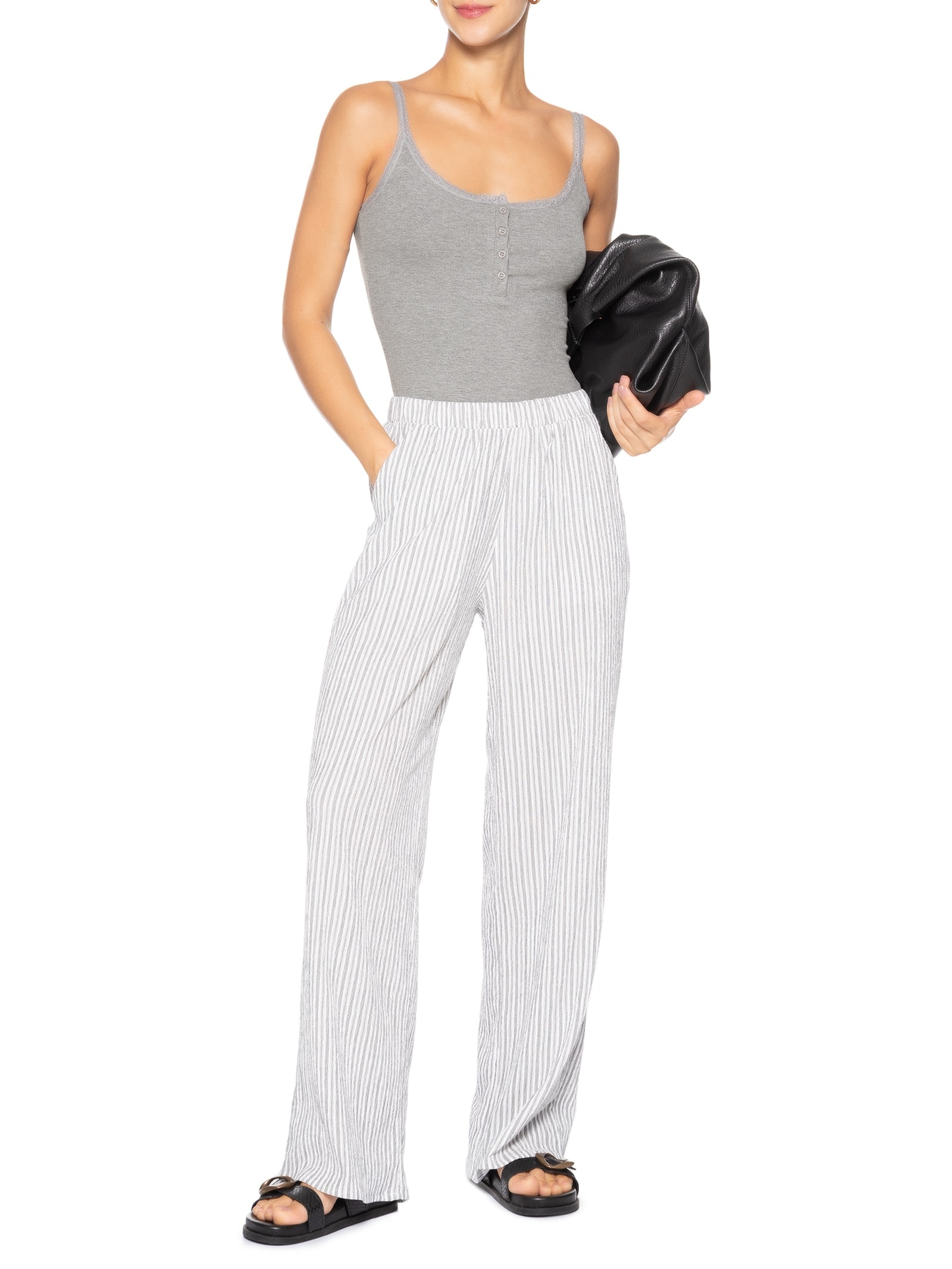 Regata Feminina Alcinha Com Detalhe Cinza Basiq