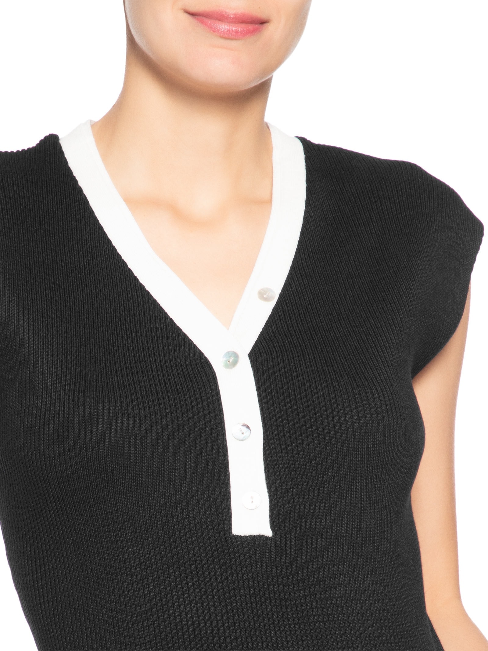 Regata Feminina em Tricot com Abotoamento Preto Market 33