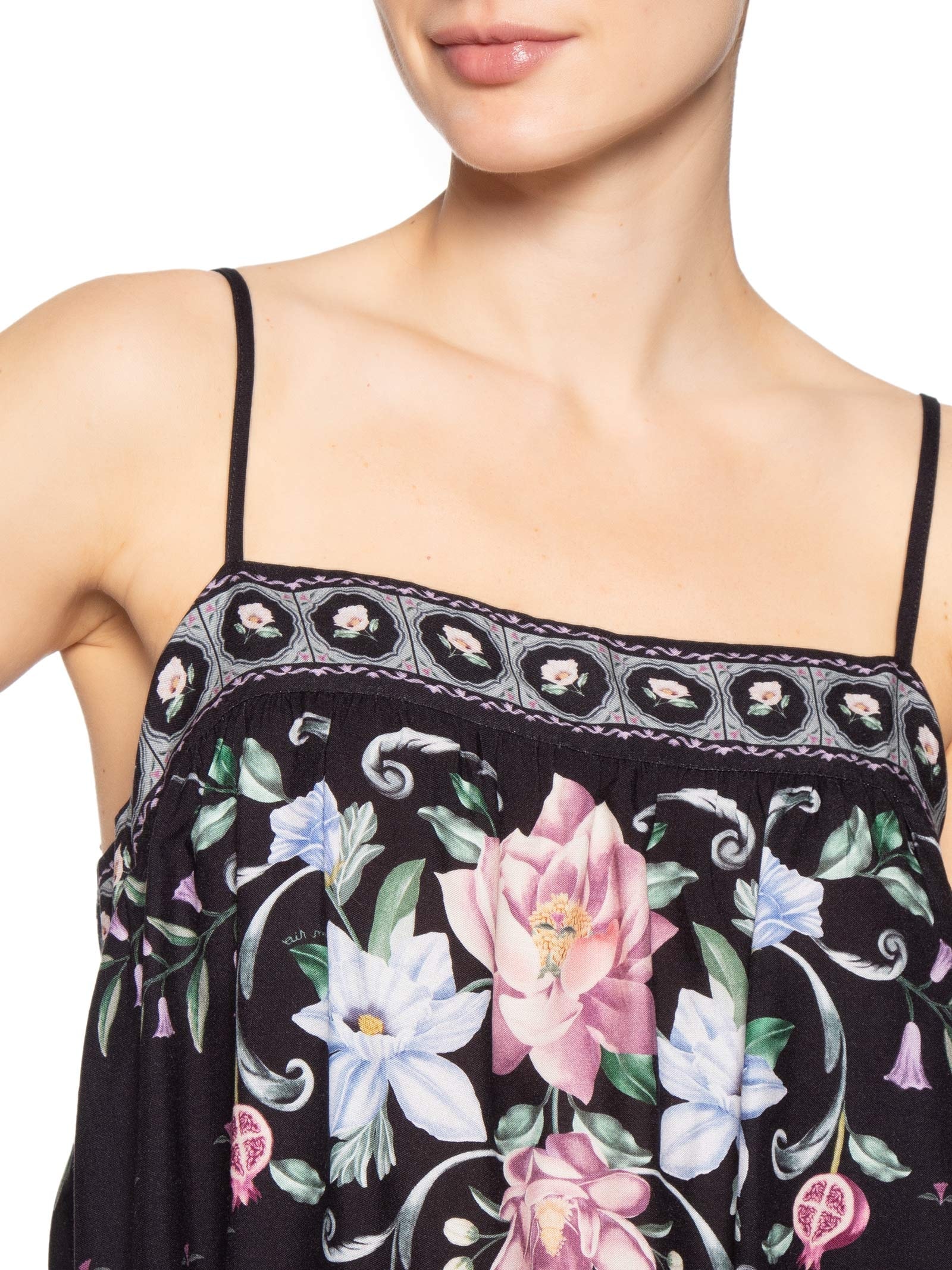 Regata Feminina Flor de Outono – Preto Farm