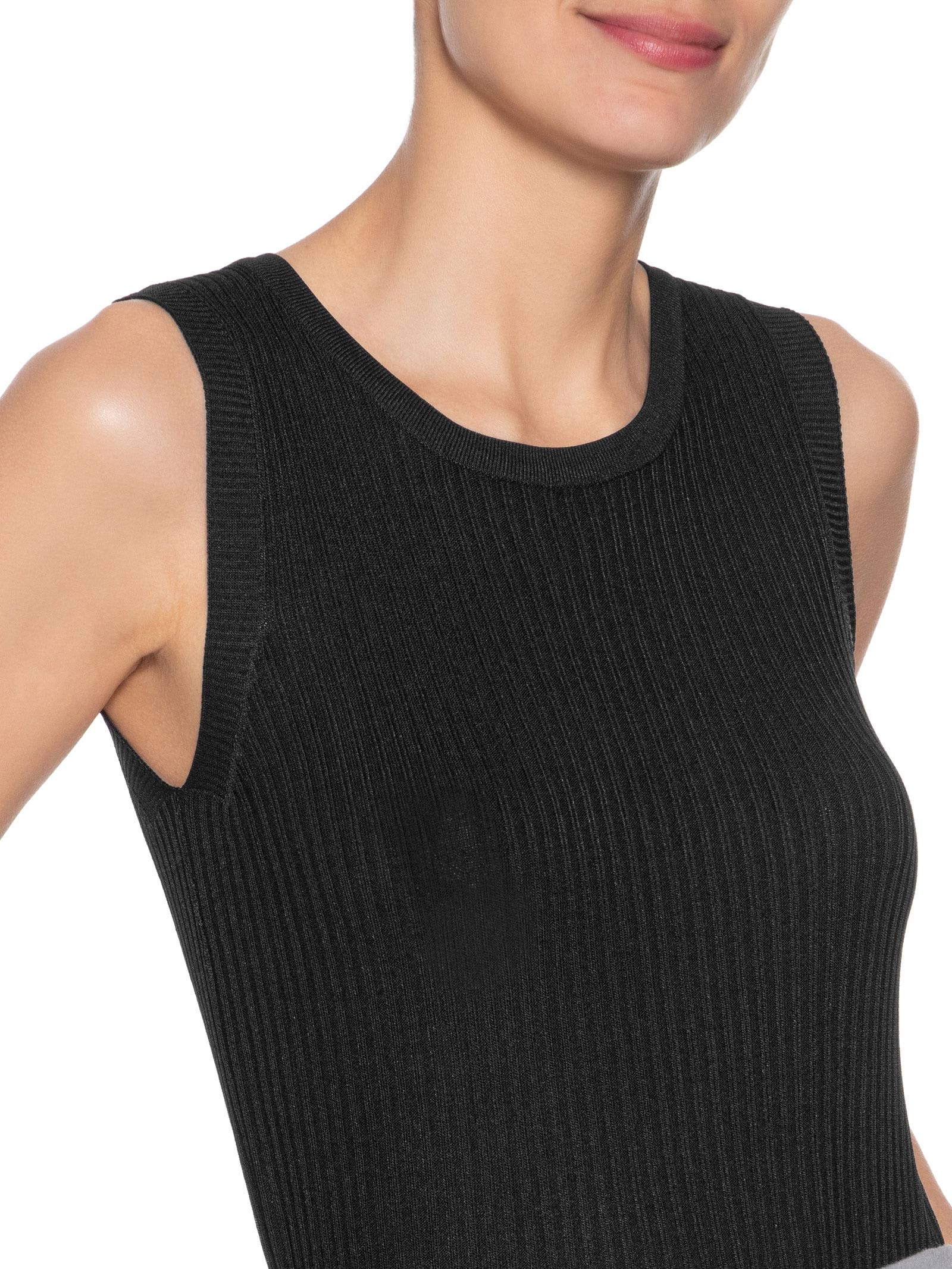 Regata Feminina Tricot Canelada Preto Basiq