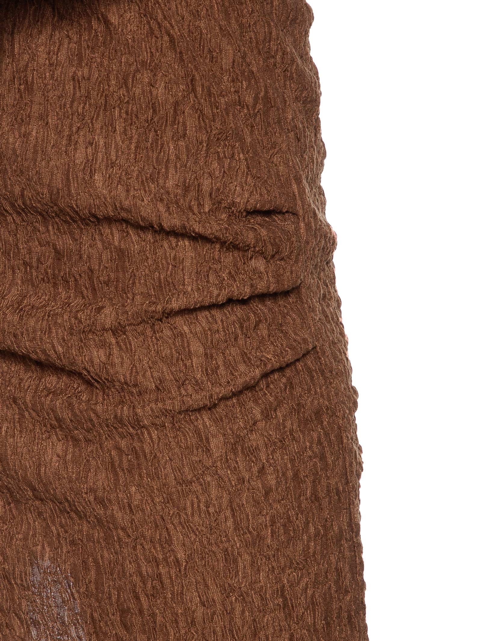 Saia Curta Texturizada Marrom Market 33