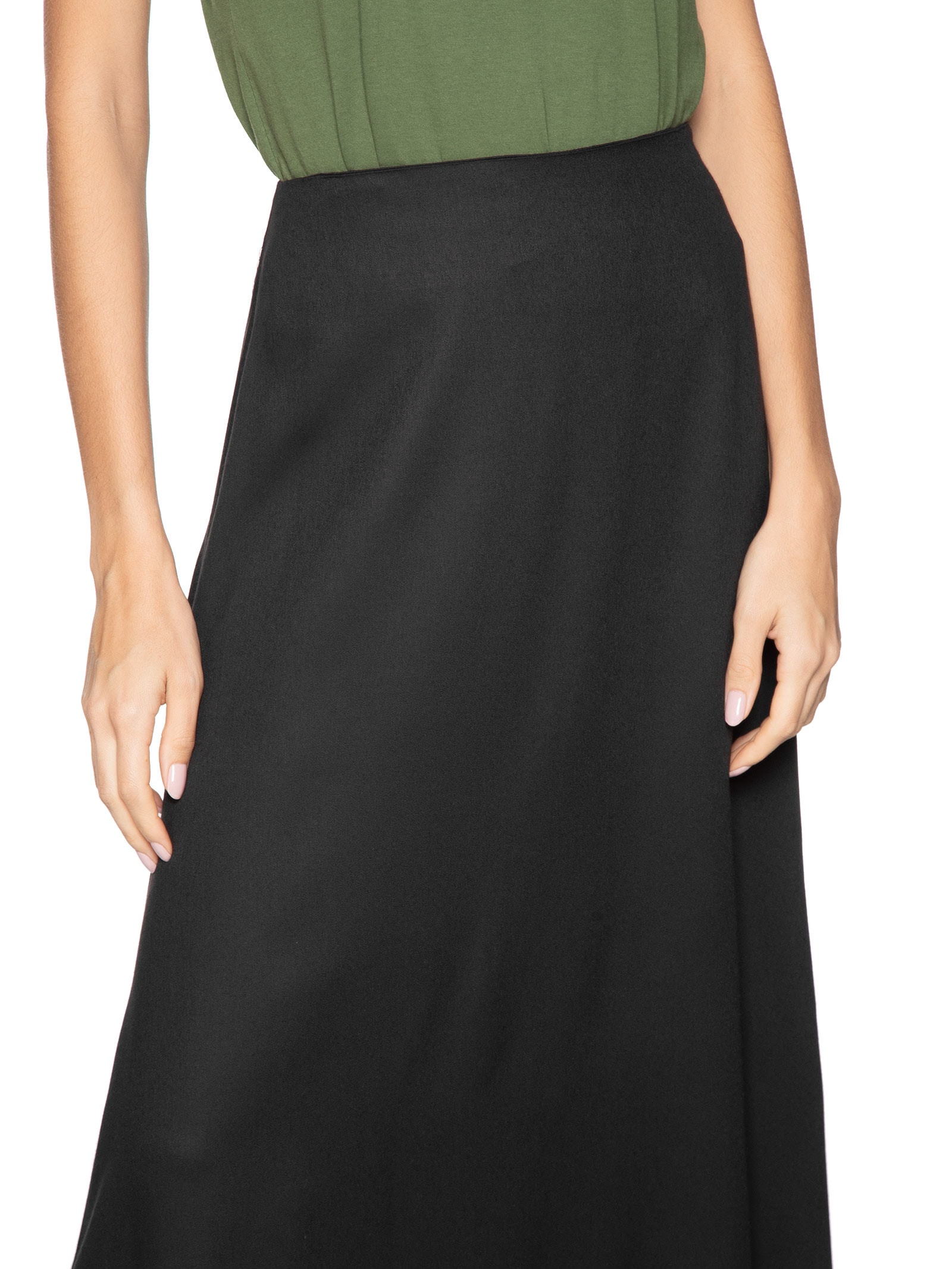 Saia Longa Lisa Evasê Preto Basiq - Main Image