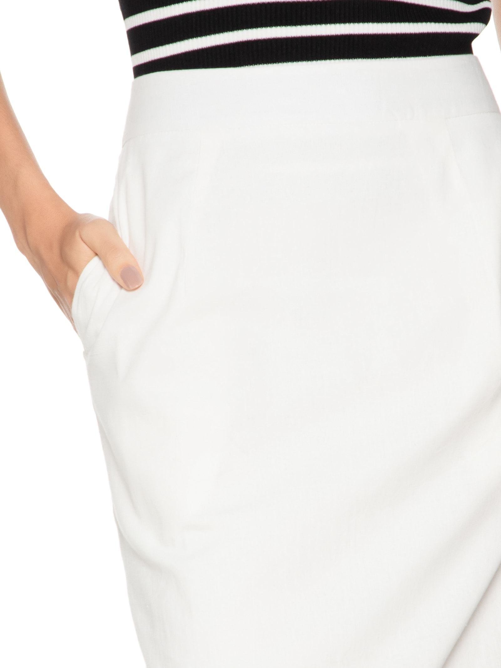 Saia Midi Com Fenda Nas Costas Off White Basiq