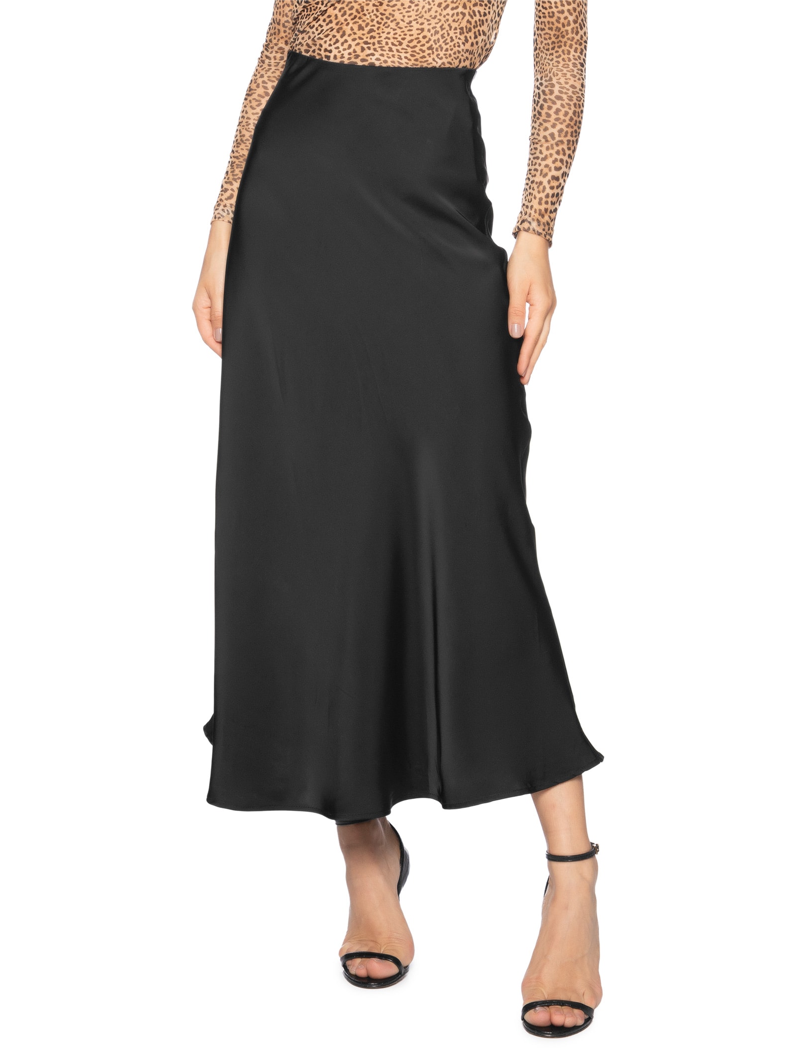 Saia Midi em Cetim Preto Market 33