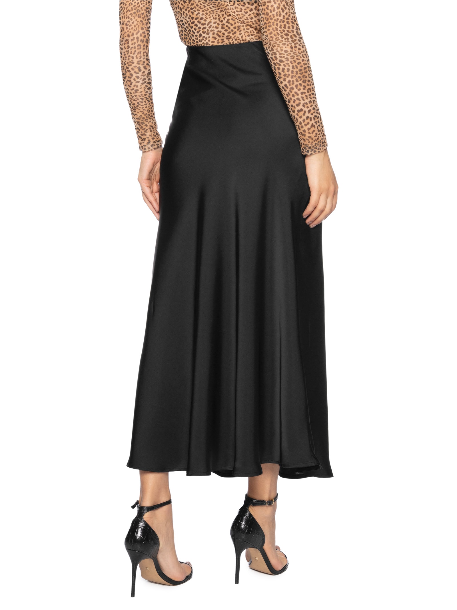 Saia Midi em Cetim Preto Market 33