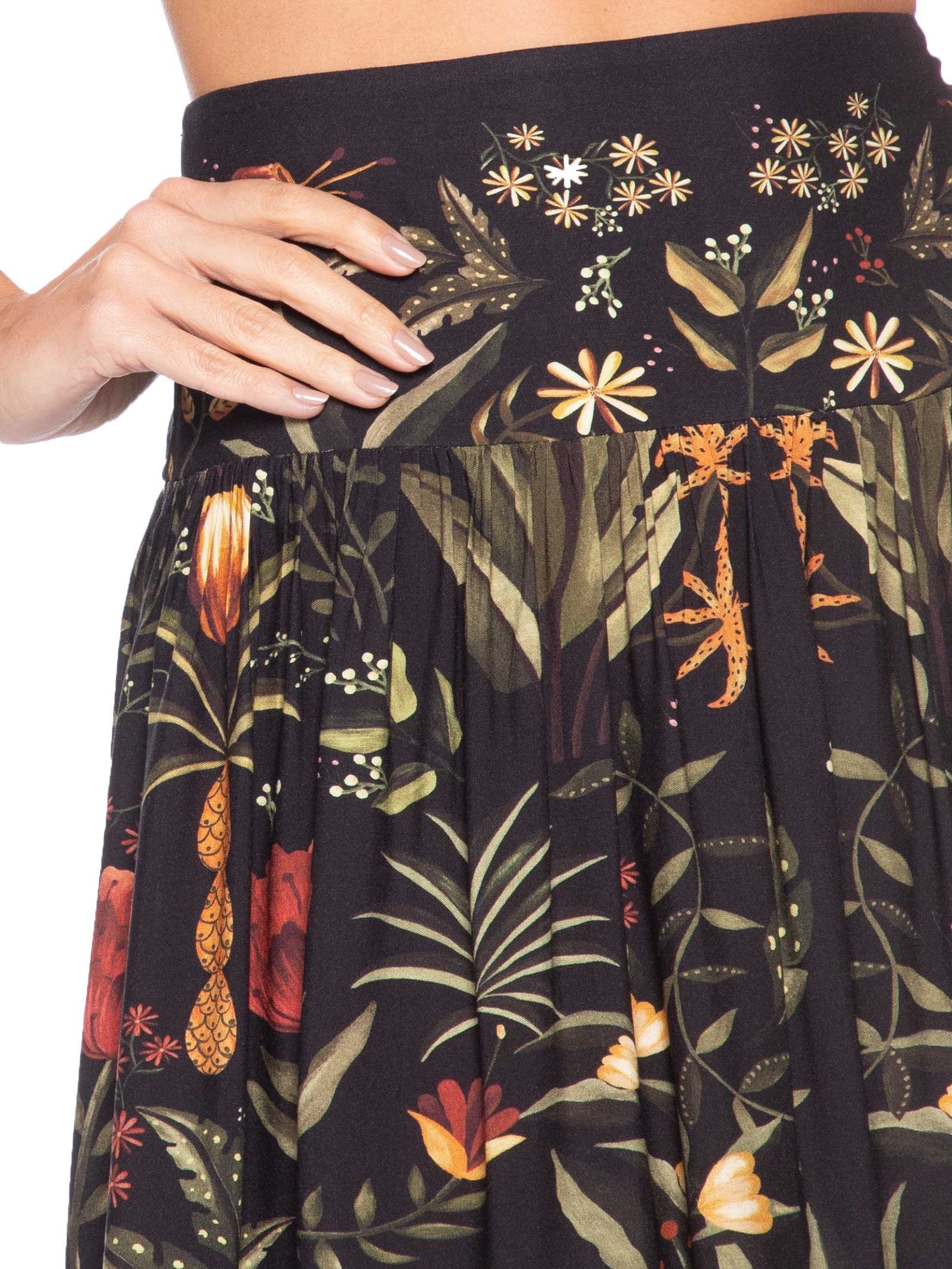 Saia Midi Inverno Tropical Preto Farm