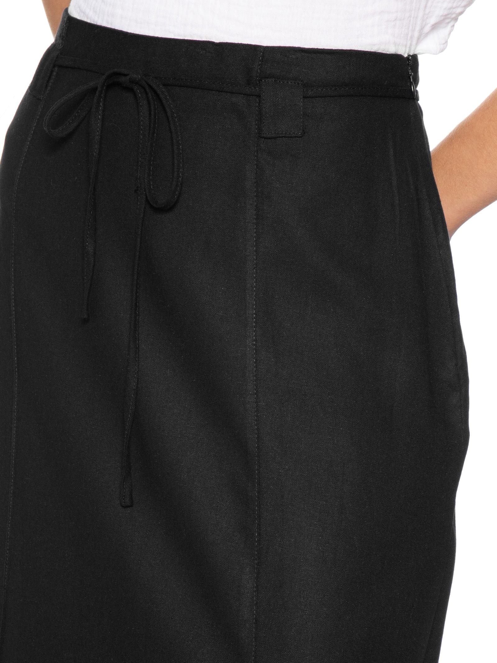 Saia Midi Linho com Fenda Preto Basiq
