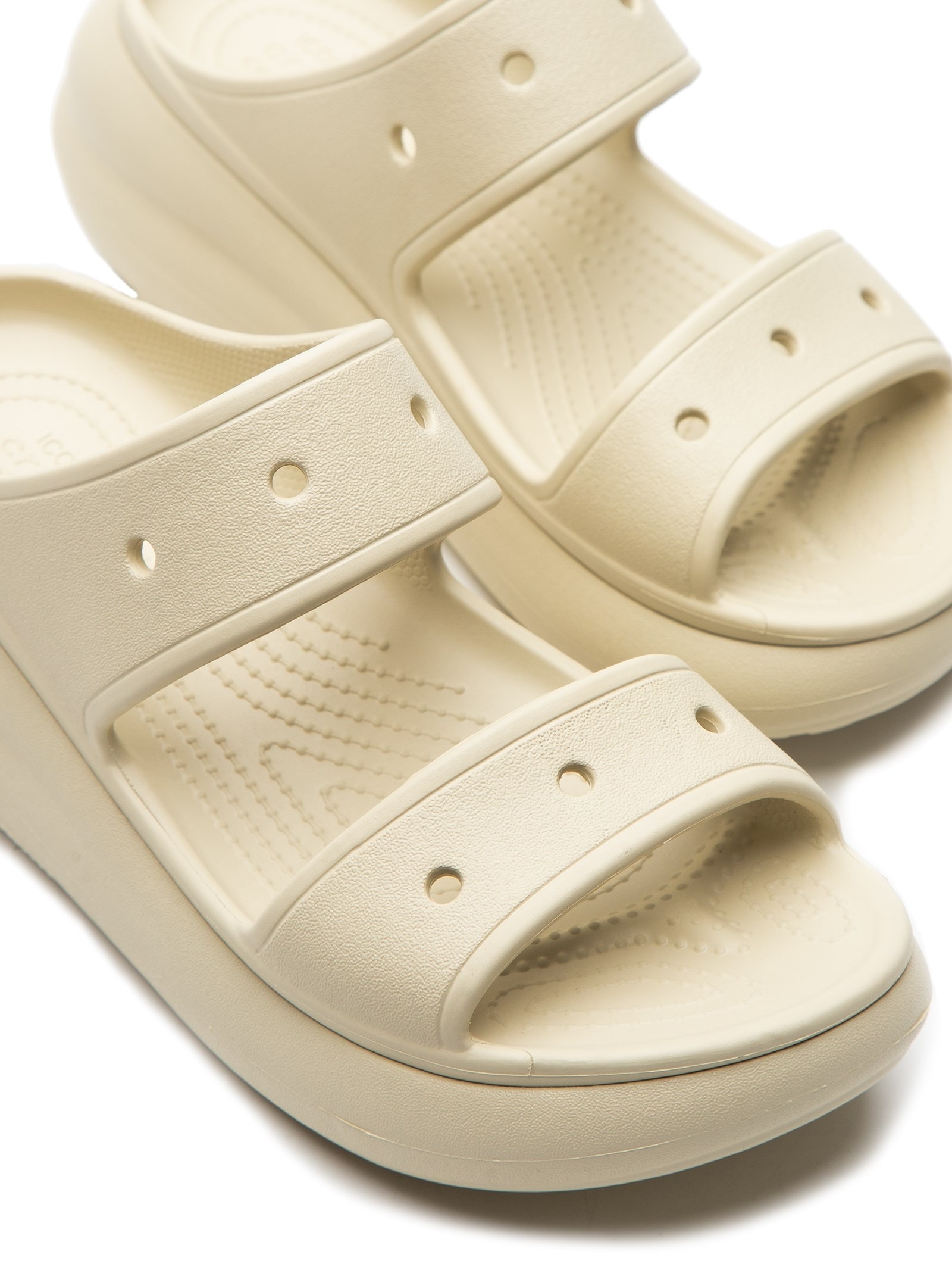 Sandália Feminina Classic Crush Sandal Bege Crocs