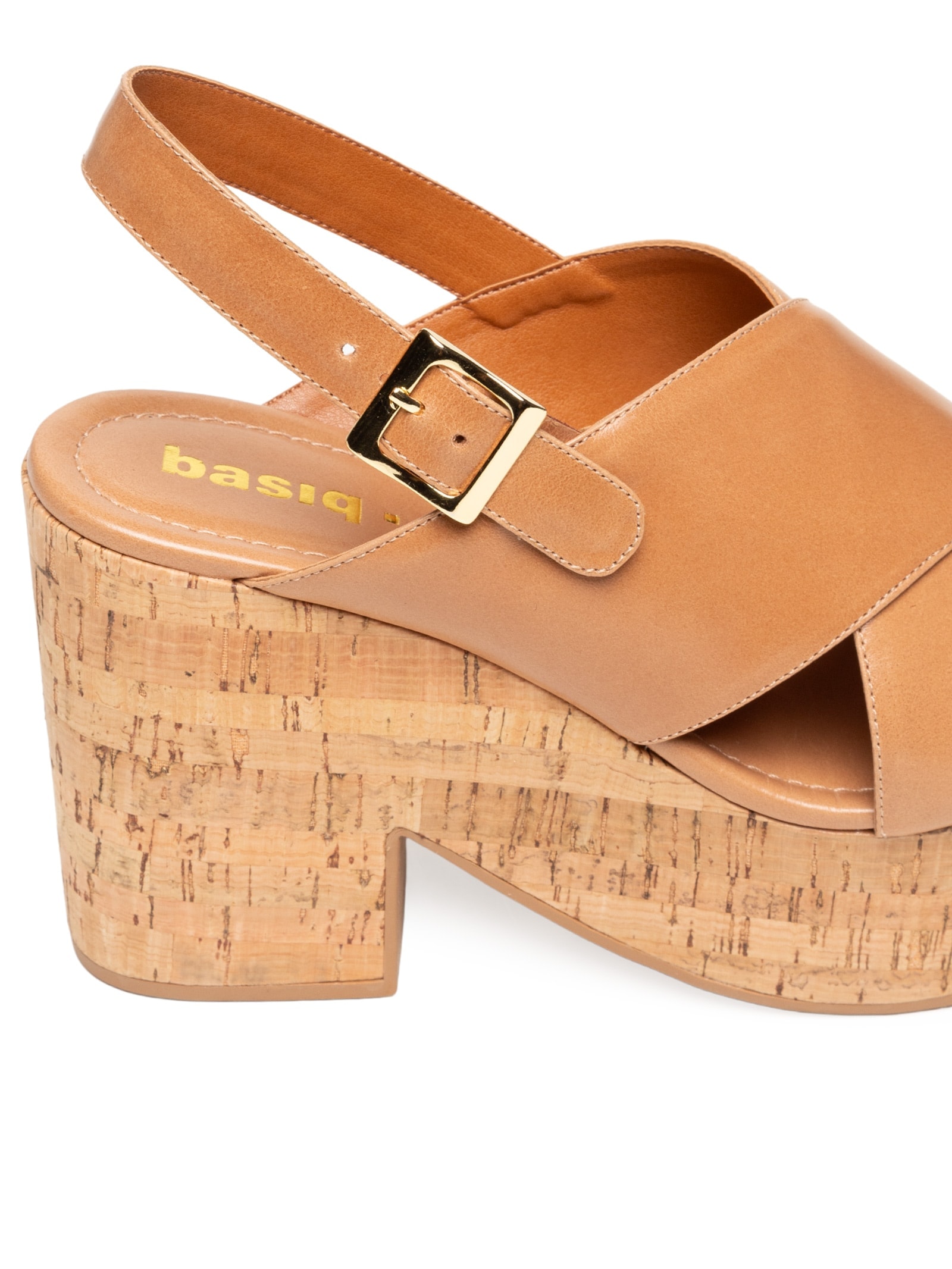 Sandália Feminina De Couro Bege Basiq