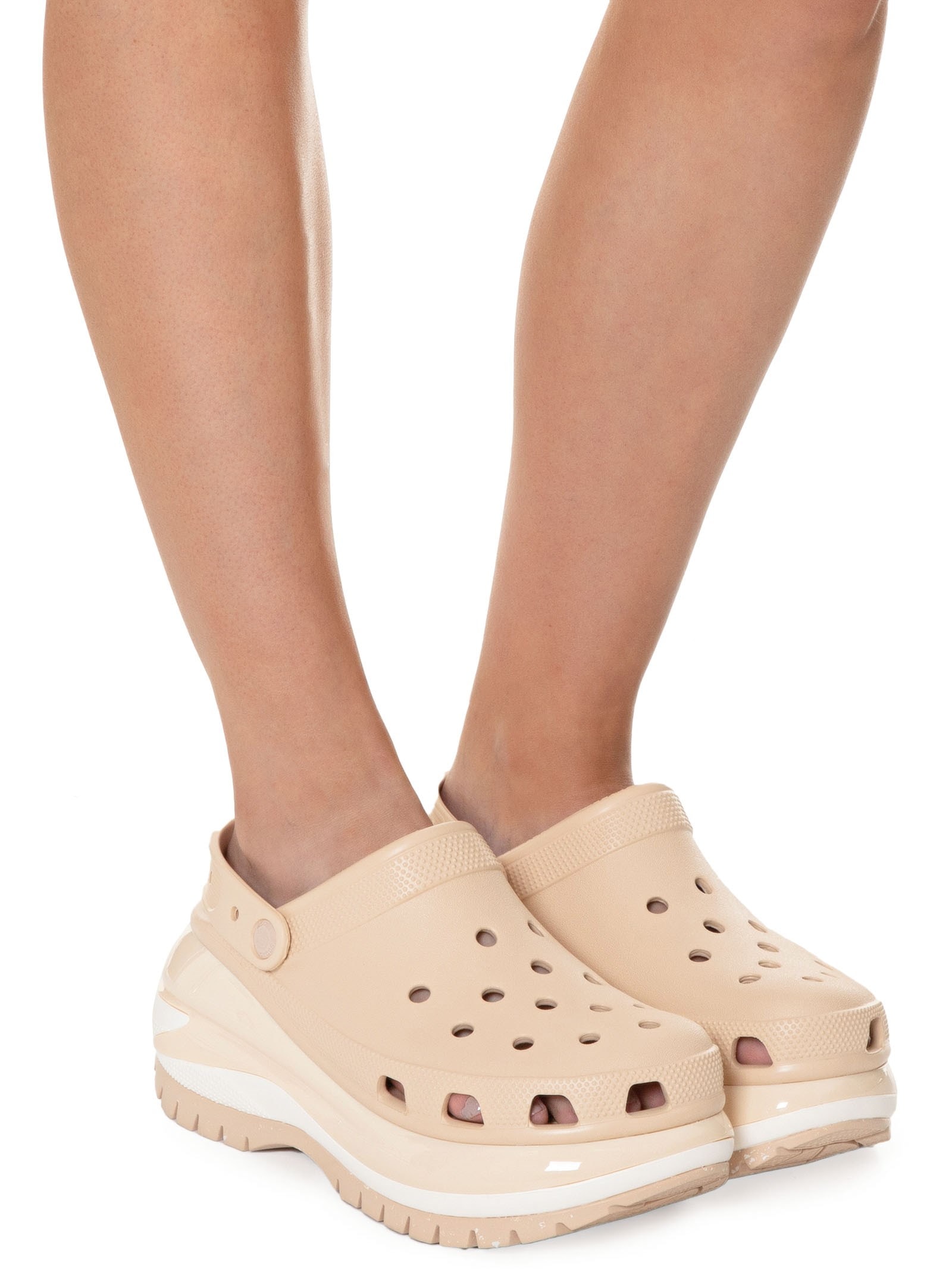 Crocs - Sandália Feminina Mega Crush Clog - Bege