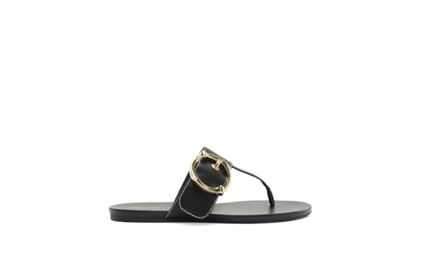 Sandália Feminina Rasteira Couro Fivela Dourada - Preto