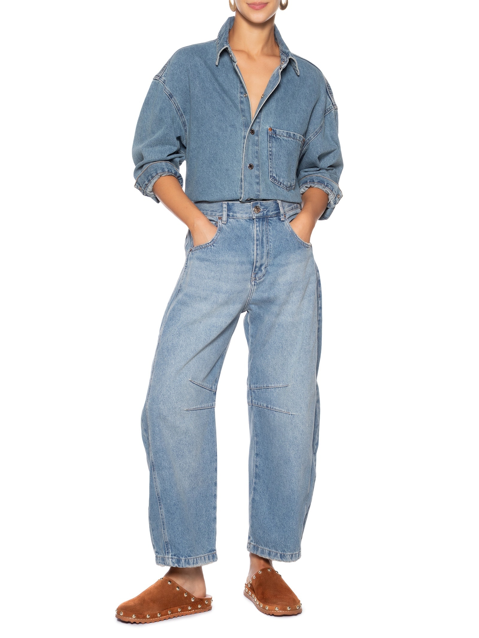 Sandália Feminina Sabot Em Camurça Caramelo Com Studs Bege Luiza Barcelos