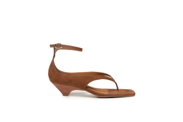 Sandália Feminina Salto Baixo Em Couro - Marrom