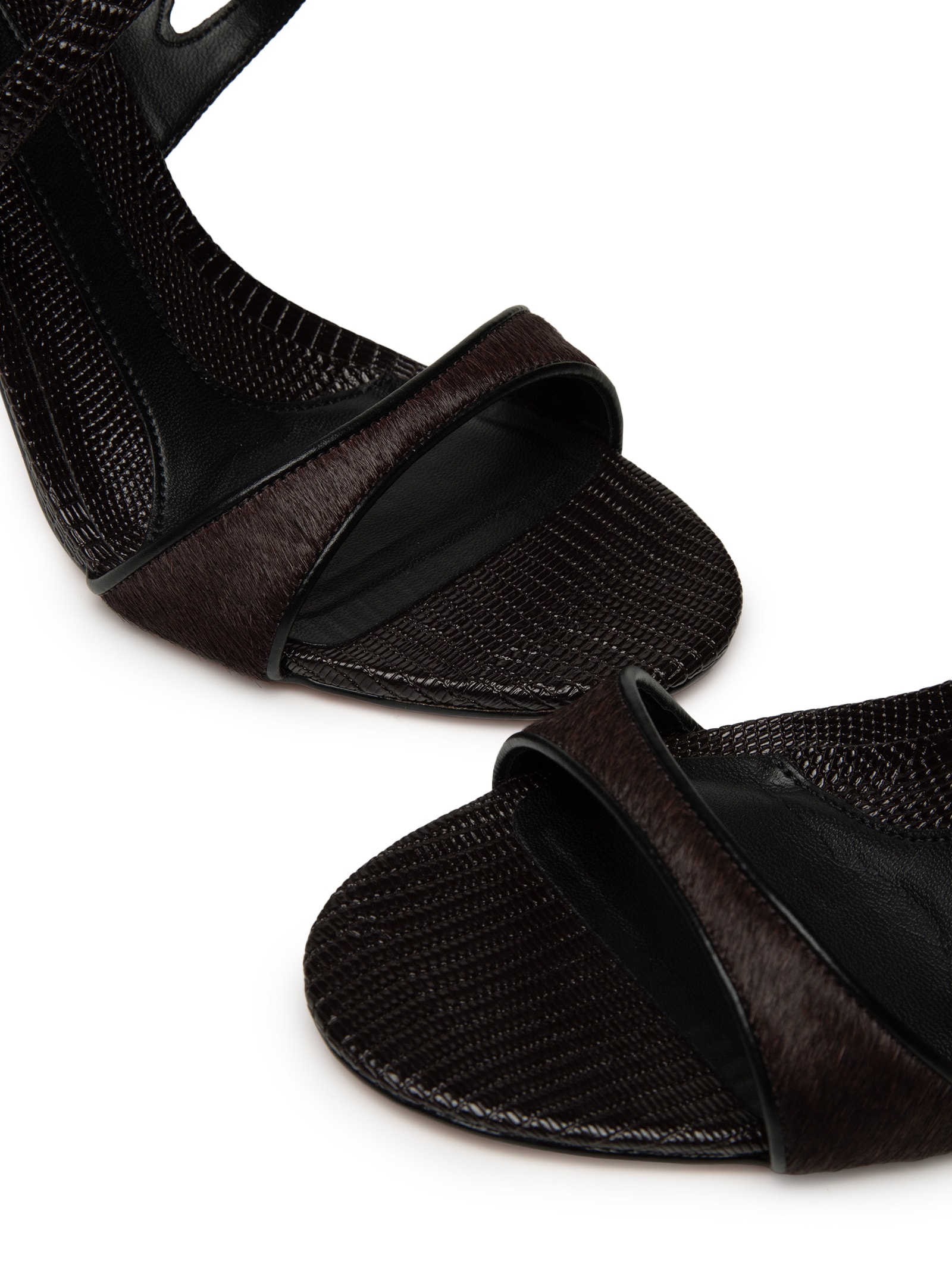 Sandália Feminina Salto Fivela Tiras Preto Arezzo