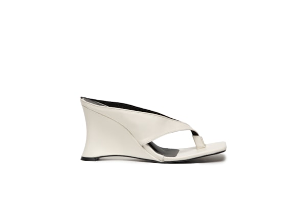 Sandália Feminina Salto Médio em Couro - Off White