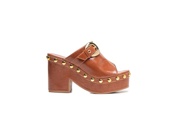 Sandália Feminina Tamanco Couro com Tachas e Fivela - Marrom