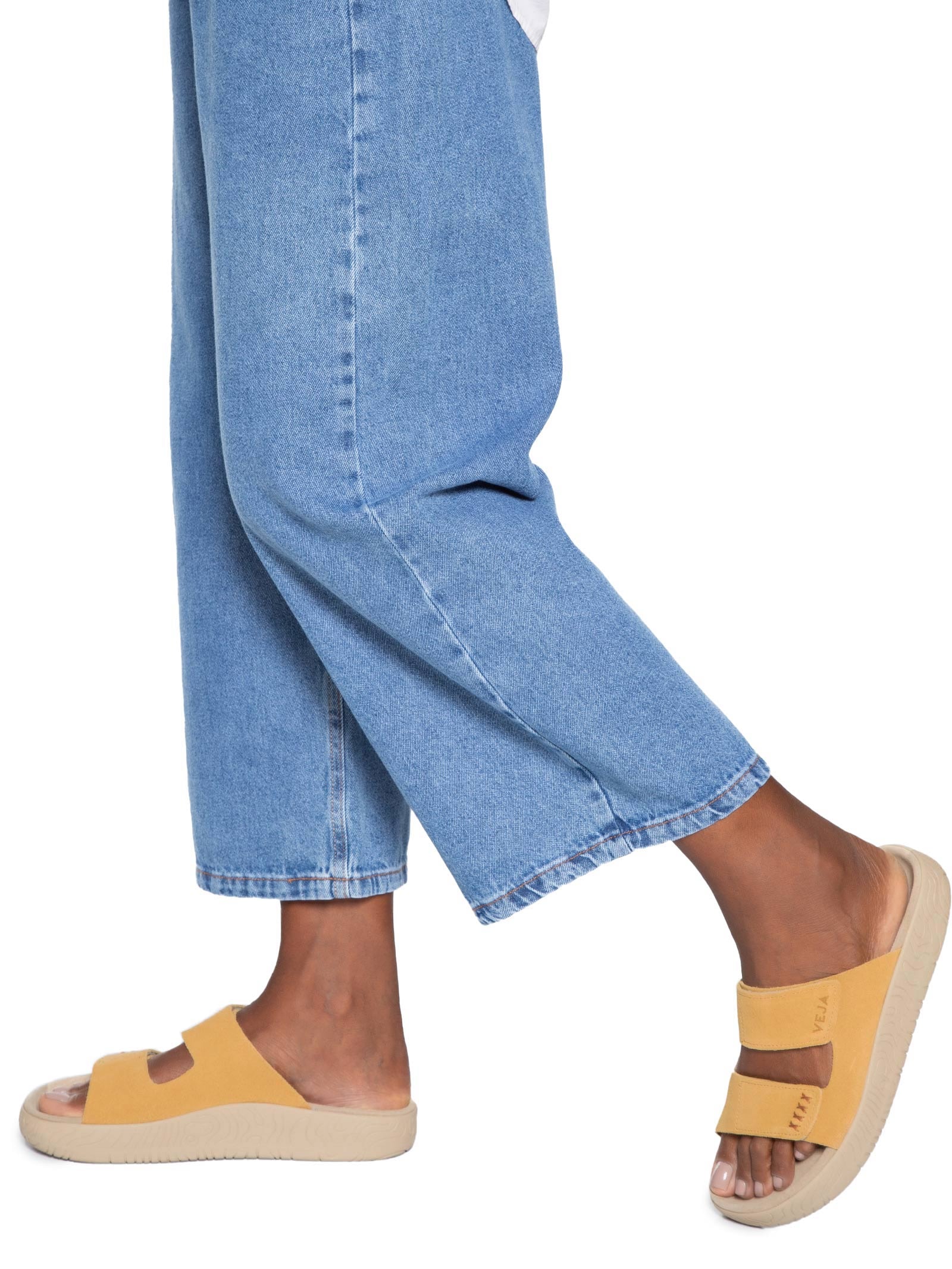 Sandália Unissex Etna Suede Soft Bege Veja