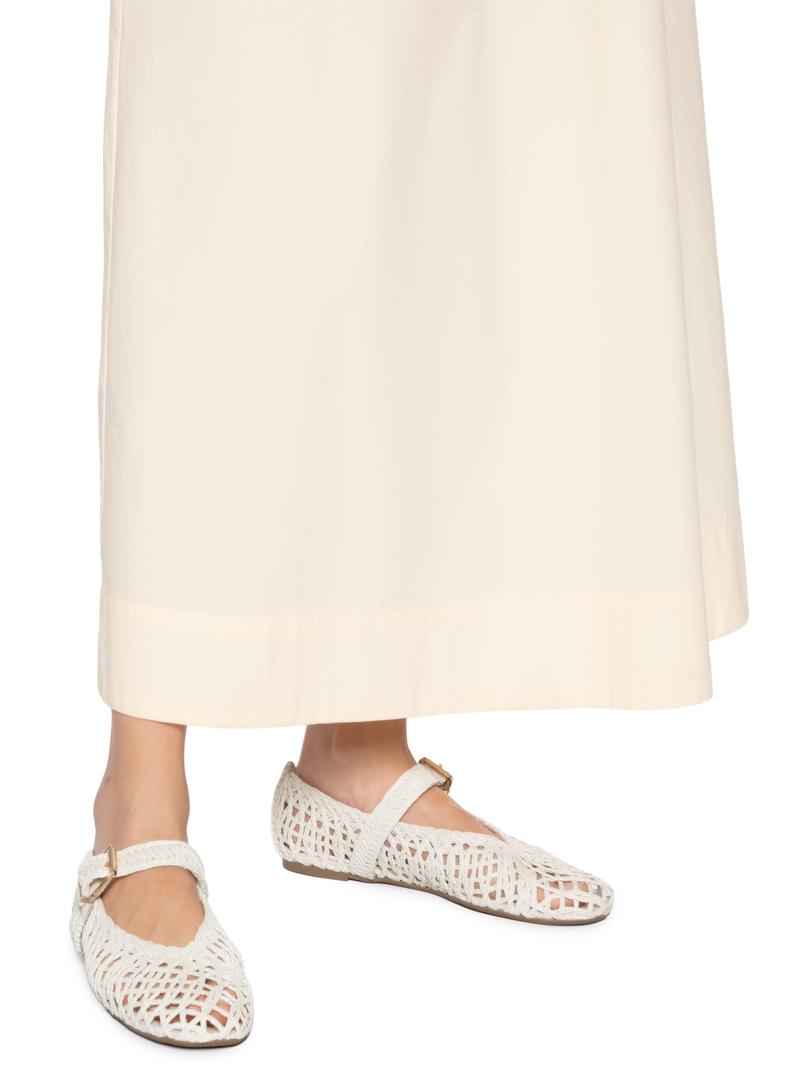 Sapatilha Bordada Vazada Fivela Branco Arezzo