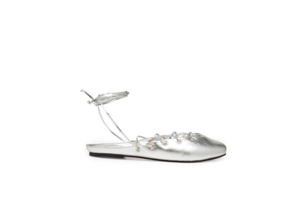 Sapatilha Com Amarração Em Couro - Prateado