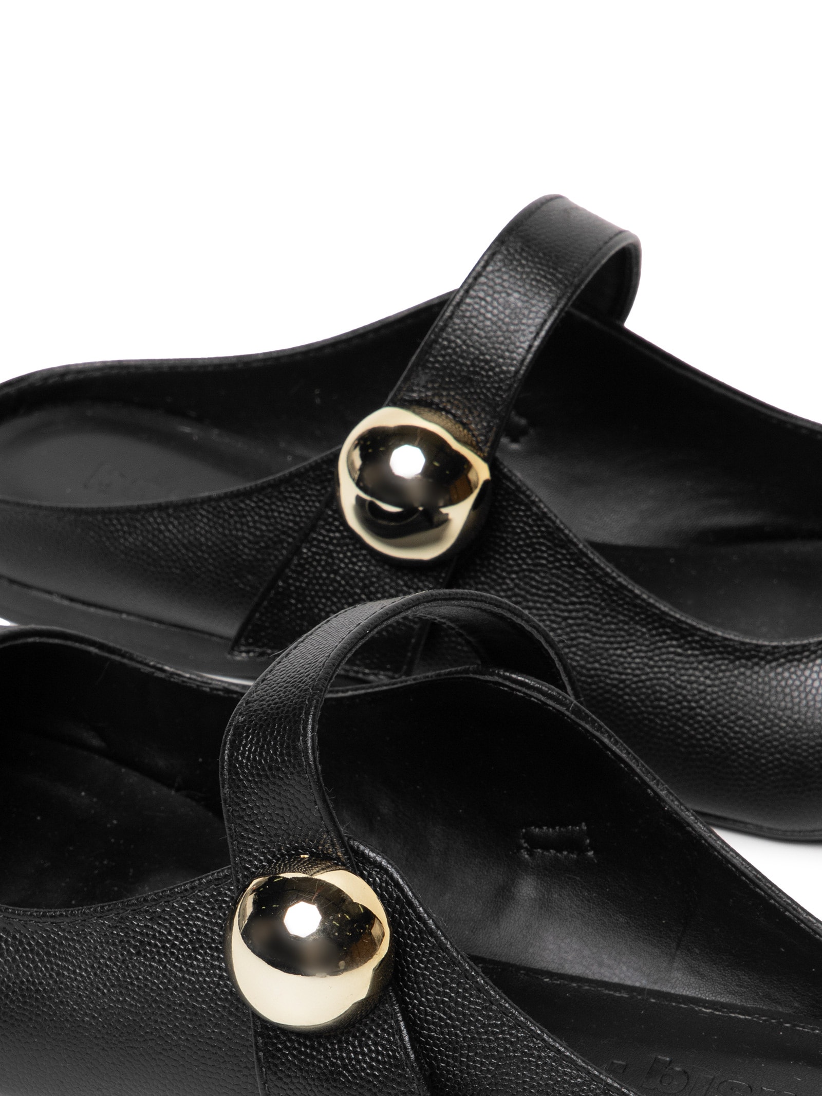 Sapatilha Feminina com Tira e Adorno Metálico Preto Basiq