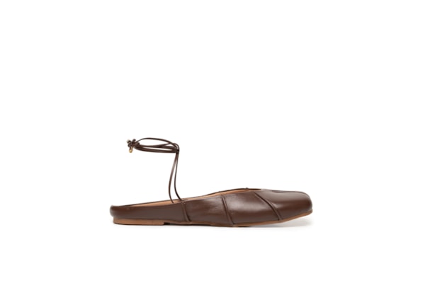 Sapatilha Feminina Tabi Em Couro - Marrom