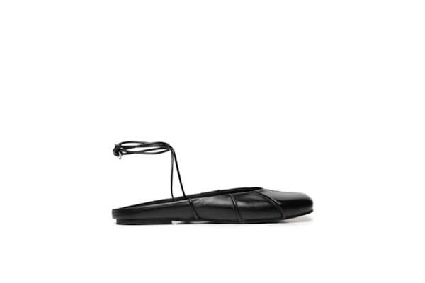 Sapatilha Feminina Tabi Em Couro - Preto