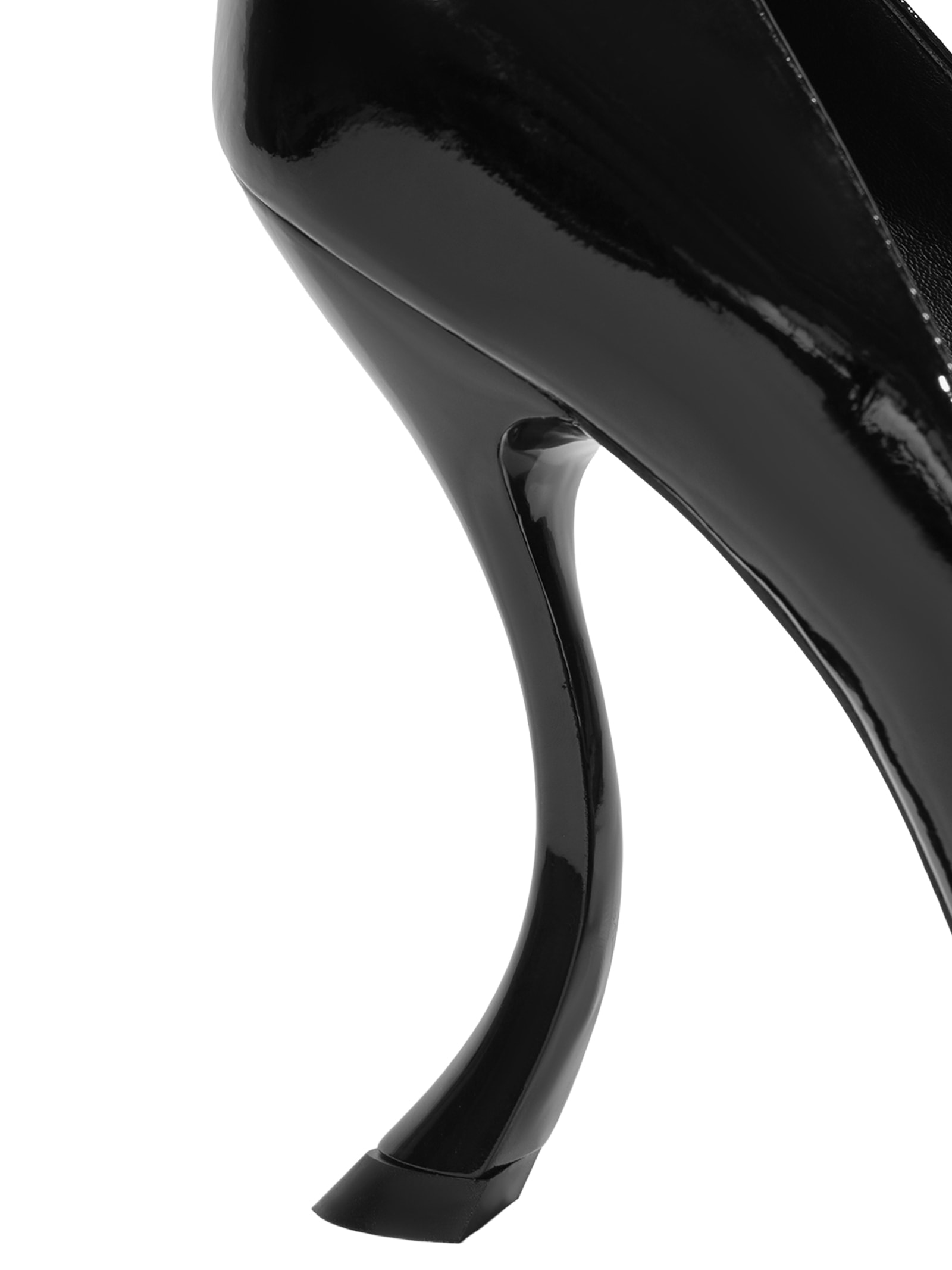 Scarpin Bico Fino Couro Preto Schutz