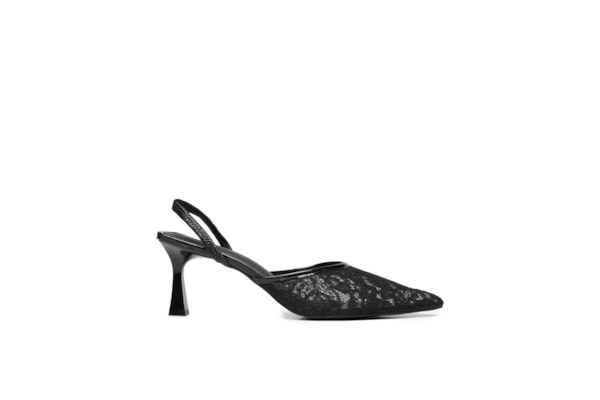 Scarpin Feminino em Couro e Renda - Preto