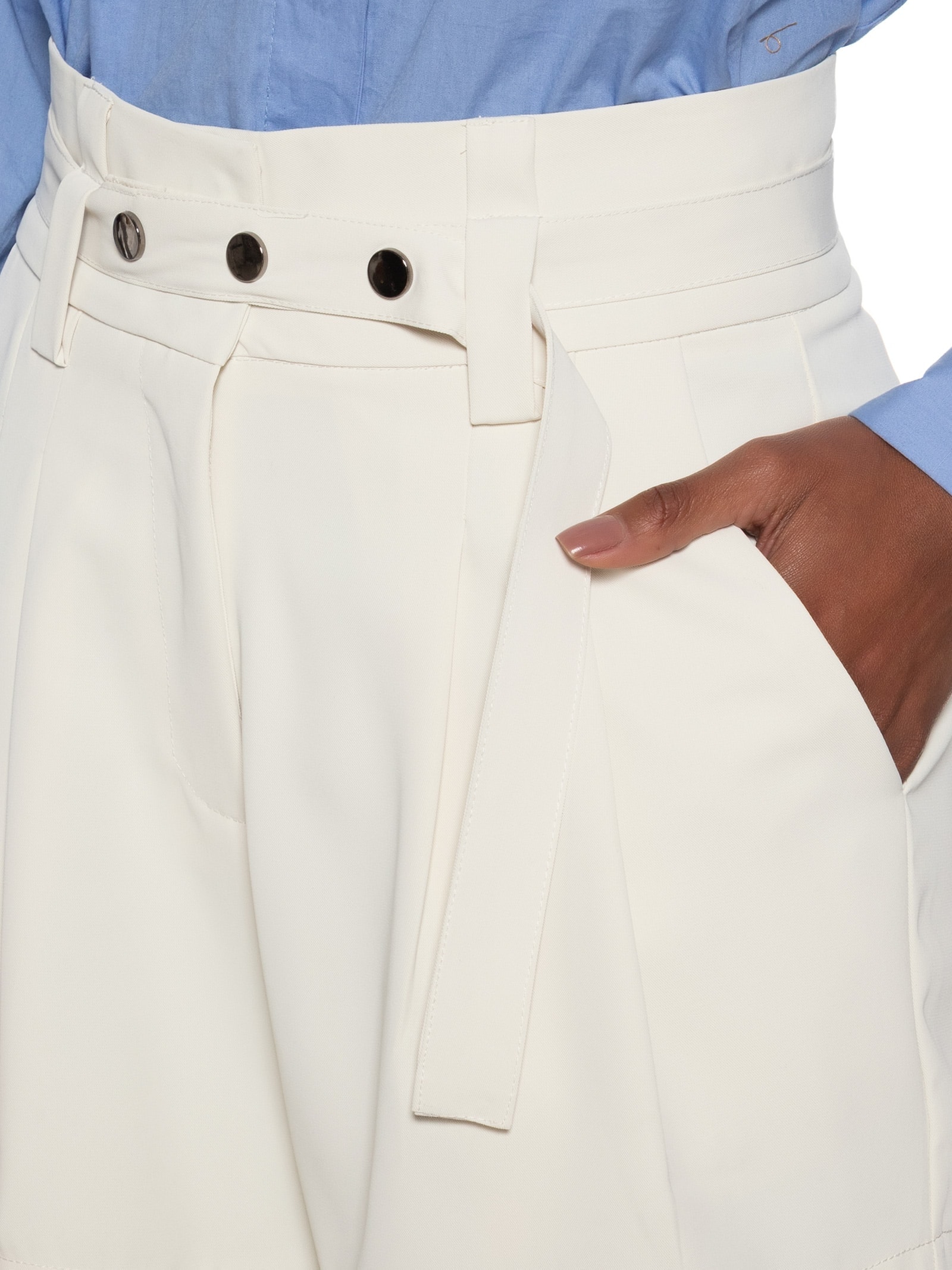 Short Feminino Alfaiataria Com Cinto Off White '2Essential