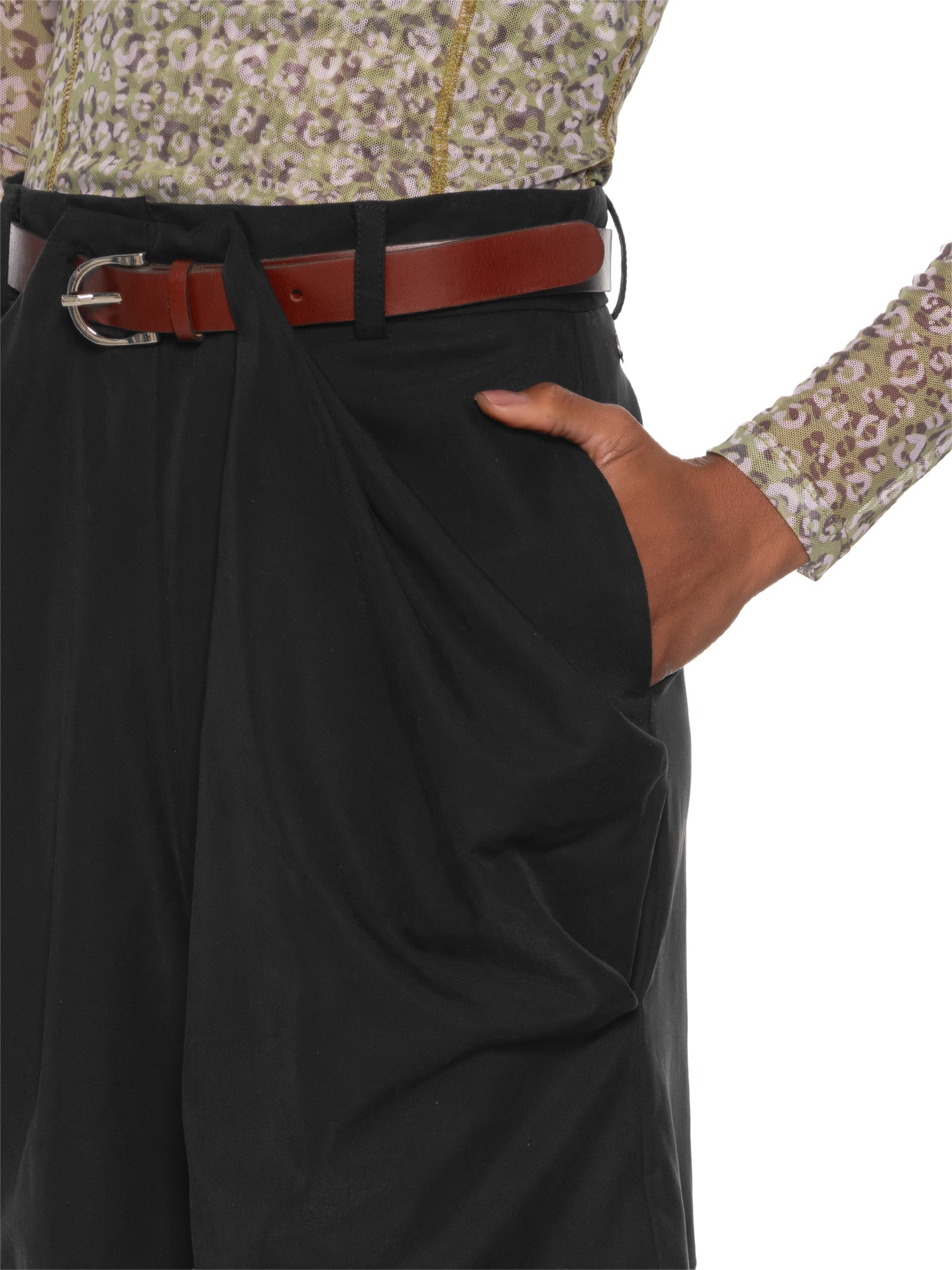 Short Feminino Alfaiataria Pregas Com Cinto Preto Animale Jeans