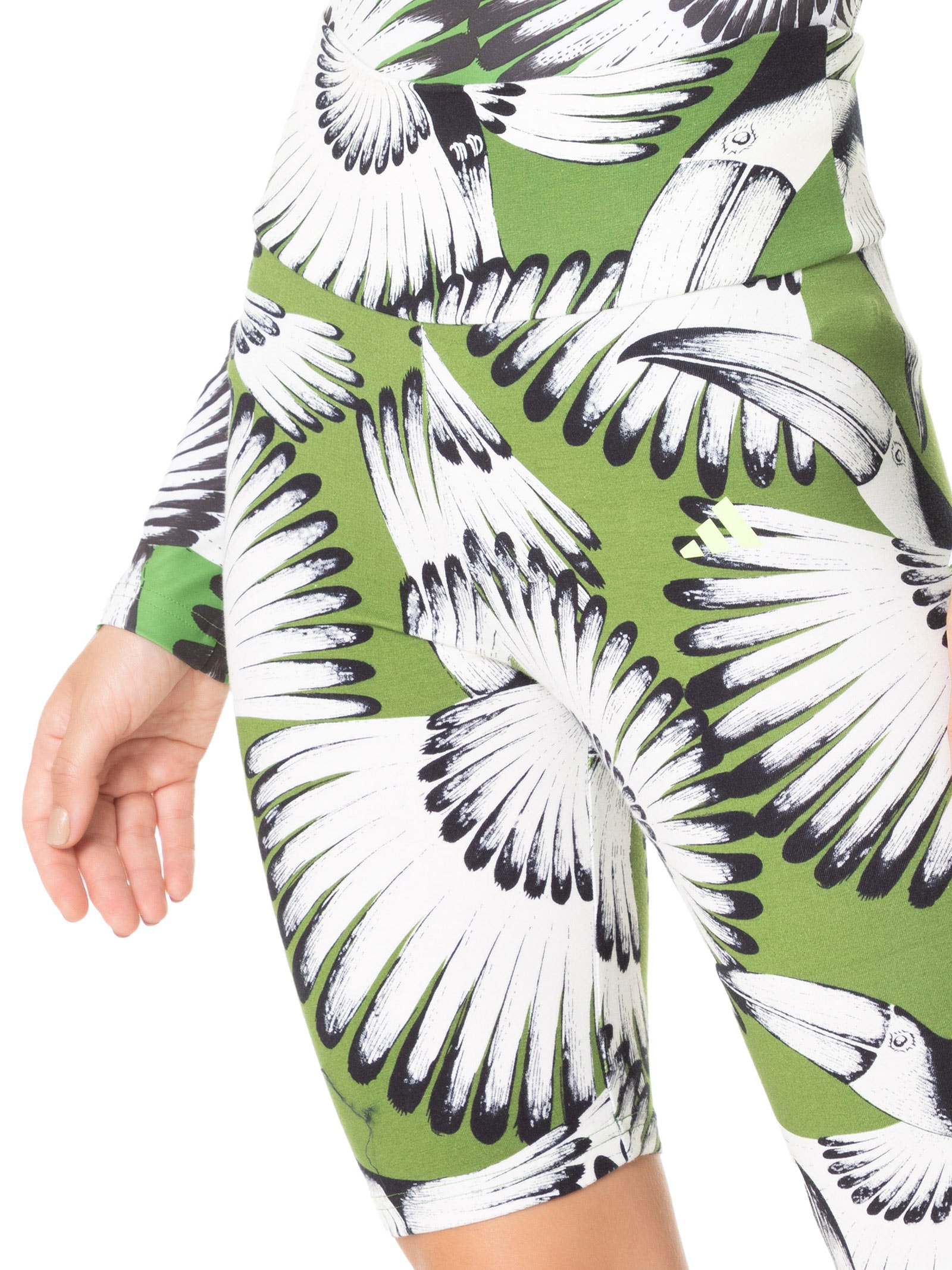 Short Feminino Biker Off White Adidas + Farm