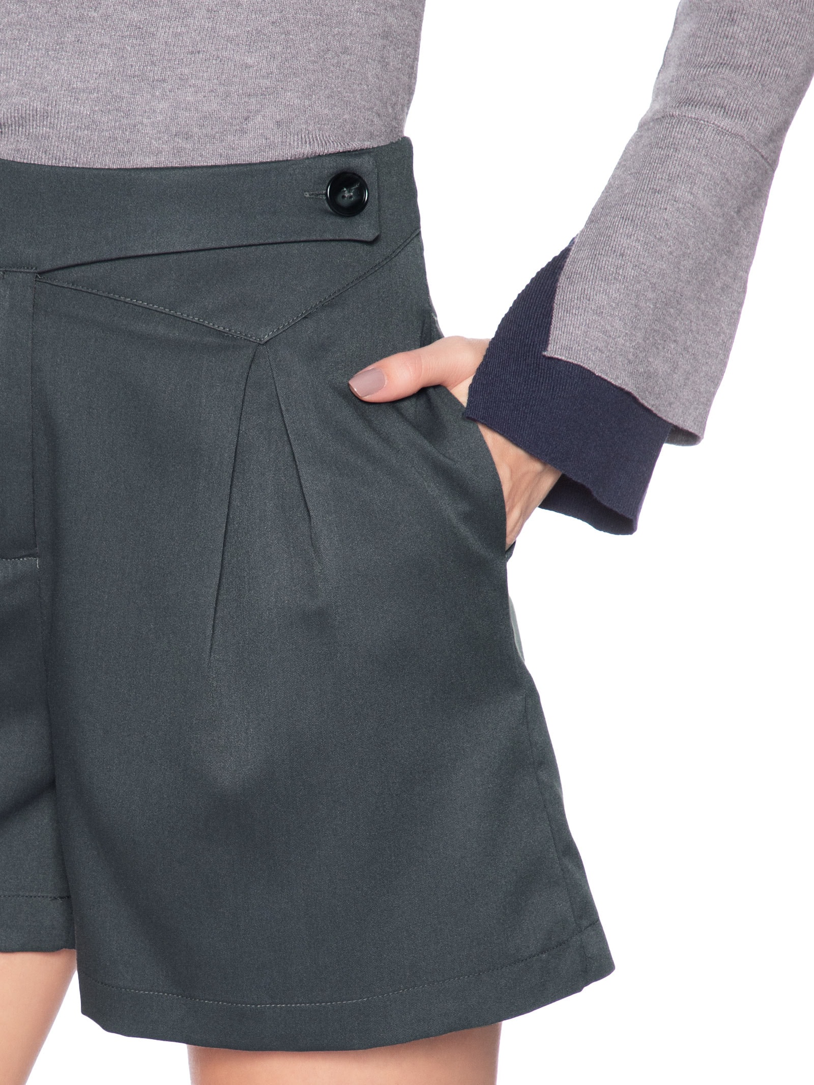 Short Feminino Com Pala Assimétrica Cinza Market 33