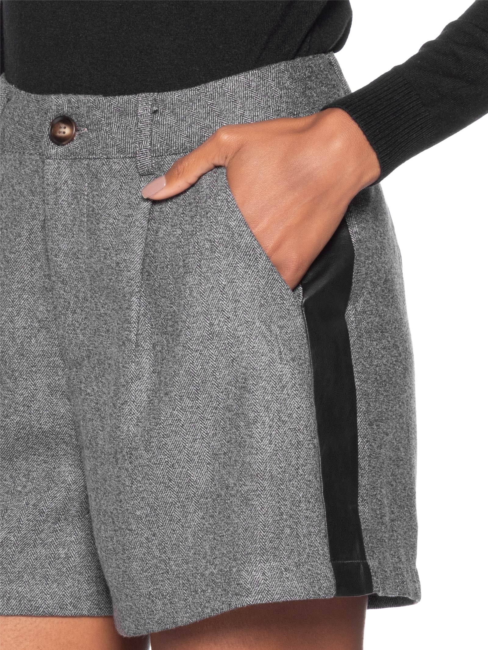 Short Feminino Com Pregas Preto Market 33