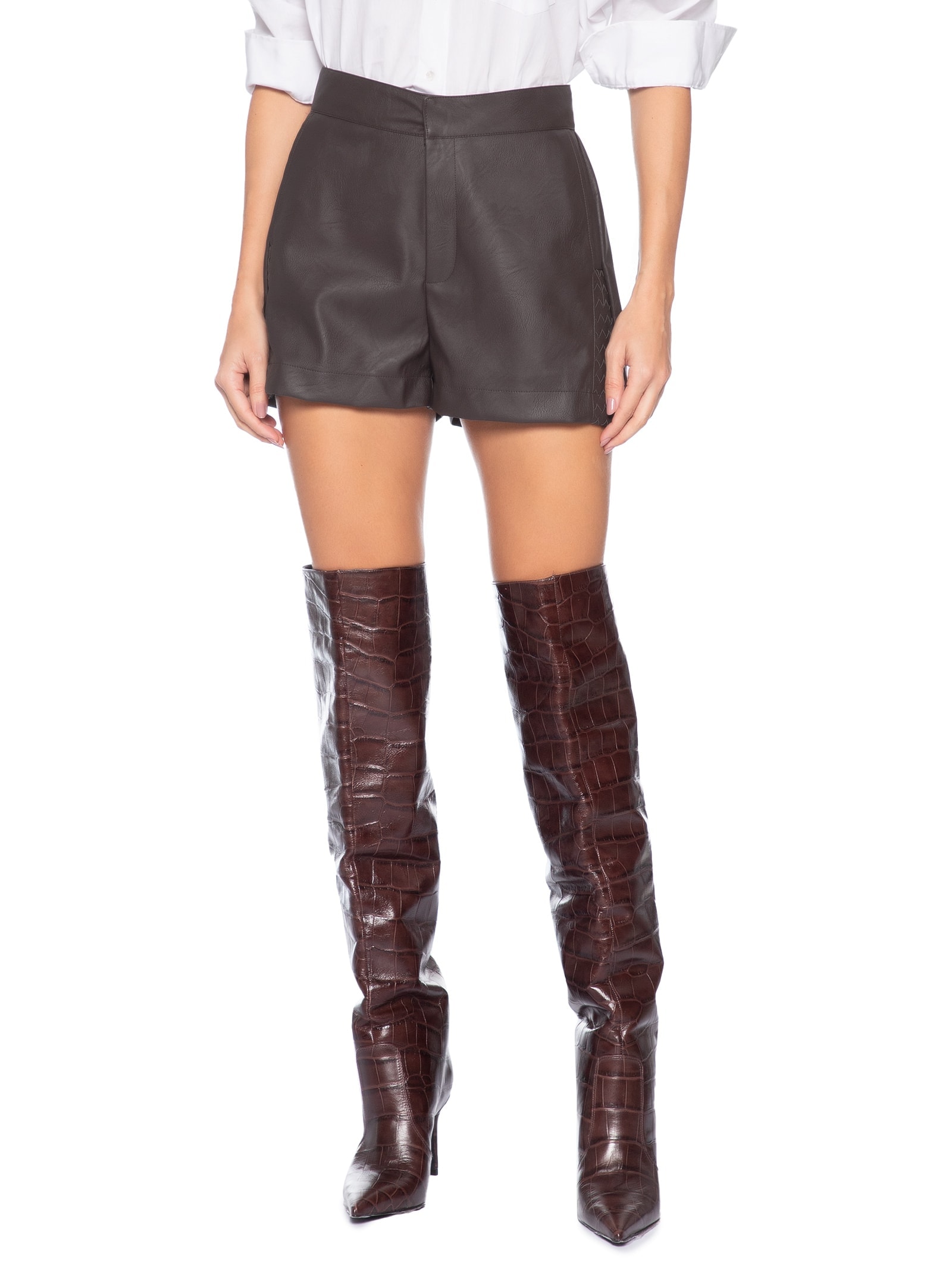 Short Feminino com Trançado nas Laterais Marrom Market 33