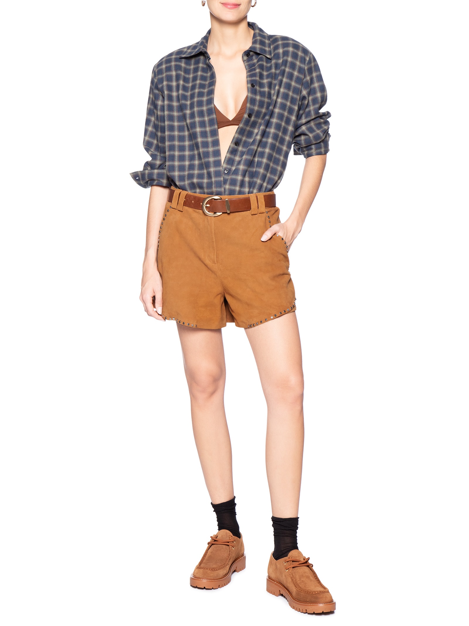 Short Feminino De Suede Com Tachas Marrom Animale Jeans