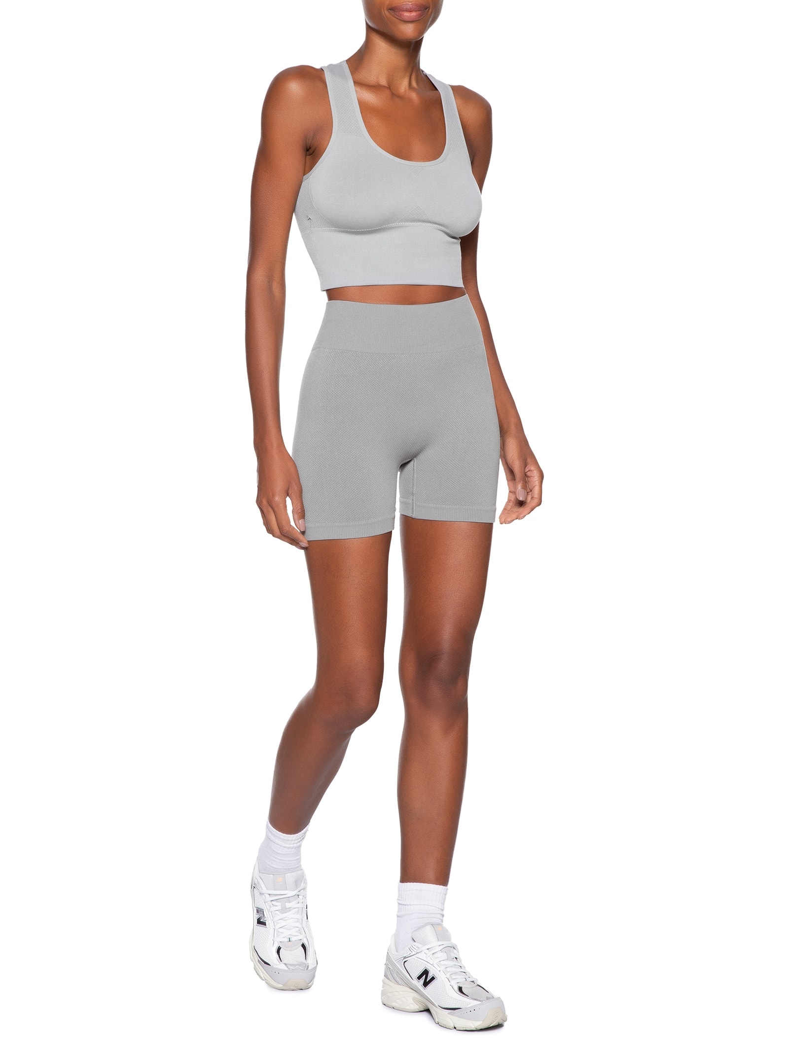 Short Feminino Fitness Texturizado Cinza Basiq