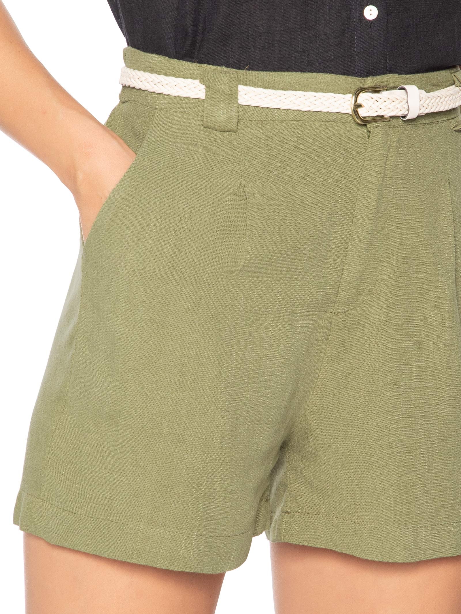 Short Feminino Pregas Com Linho Verde Basiq