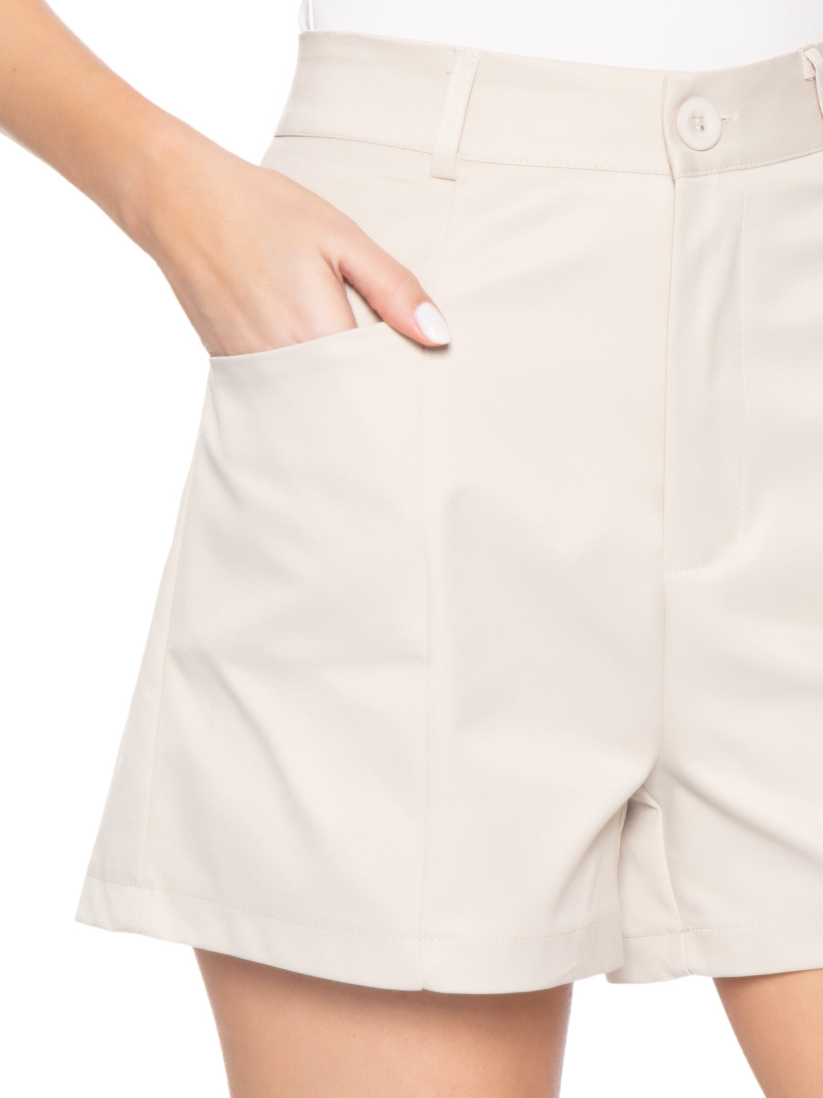 Short Feminino Reto Com Bolso Bege Basiq