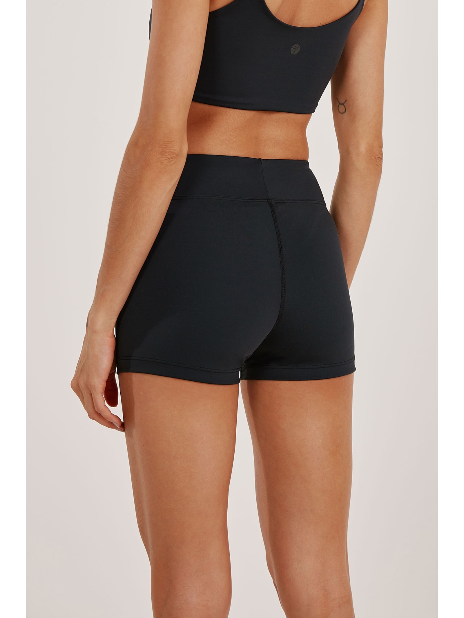 Short Fitness Preto Soft Skin Pro Lolli Yogini