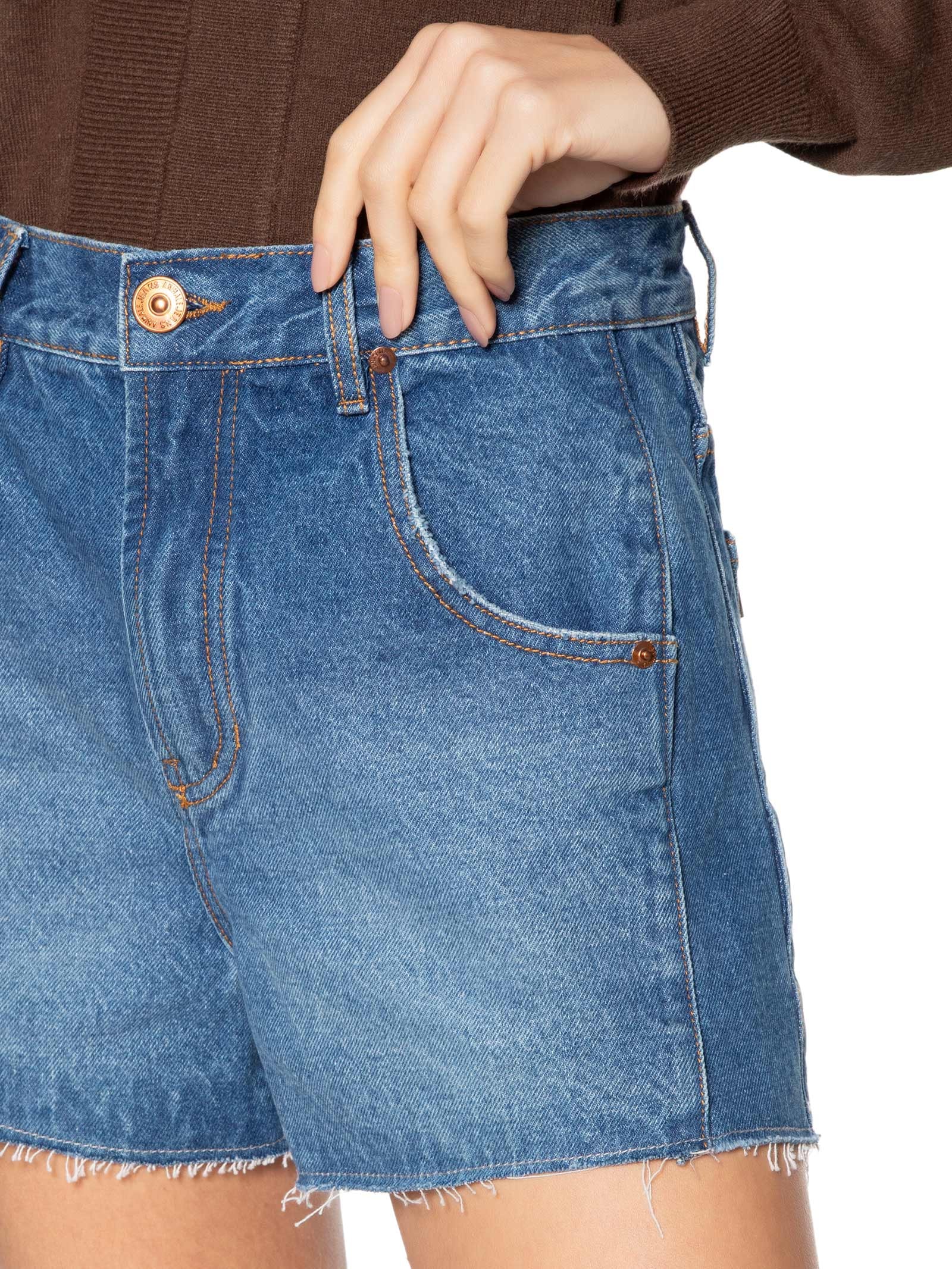 Short Jeans Feminino Recorte Com Prega Azul Animale Jeans