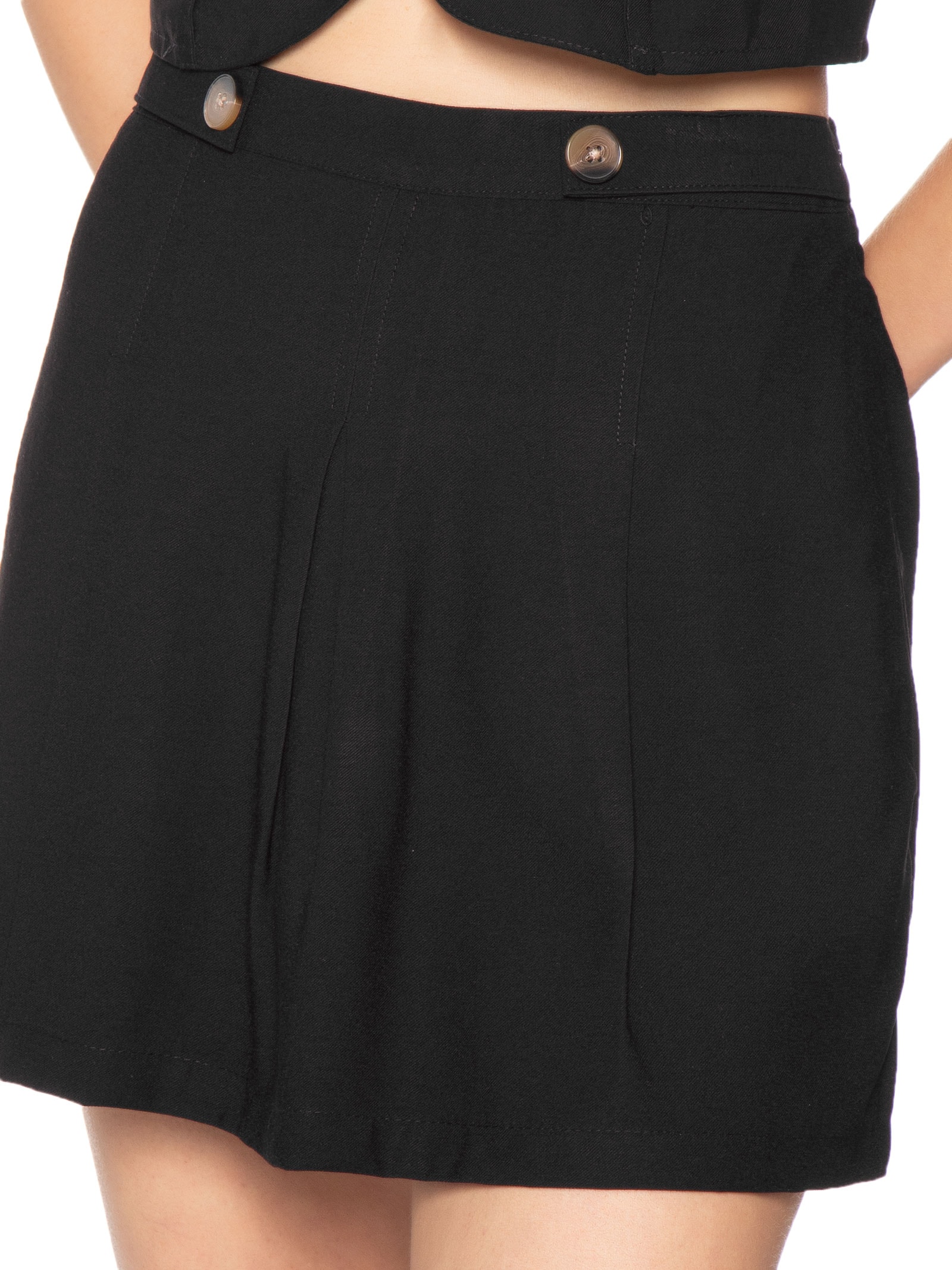 Short Saia Pregas Com Botões Preto Basiq