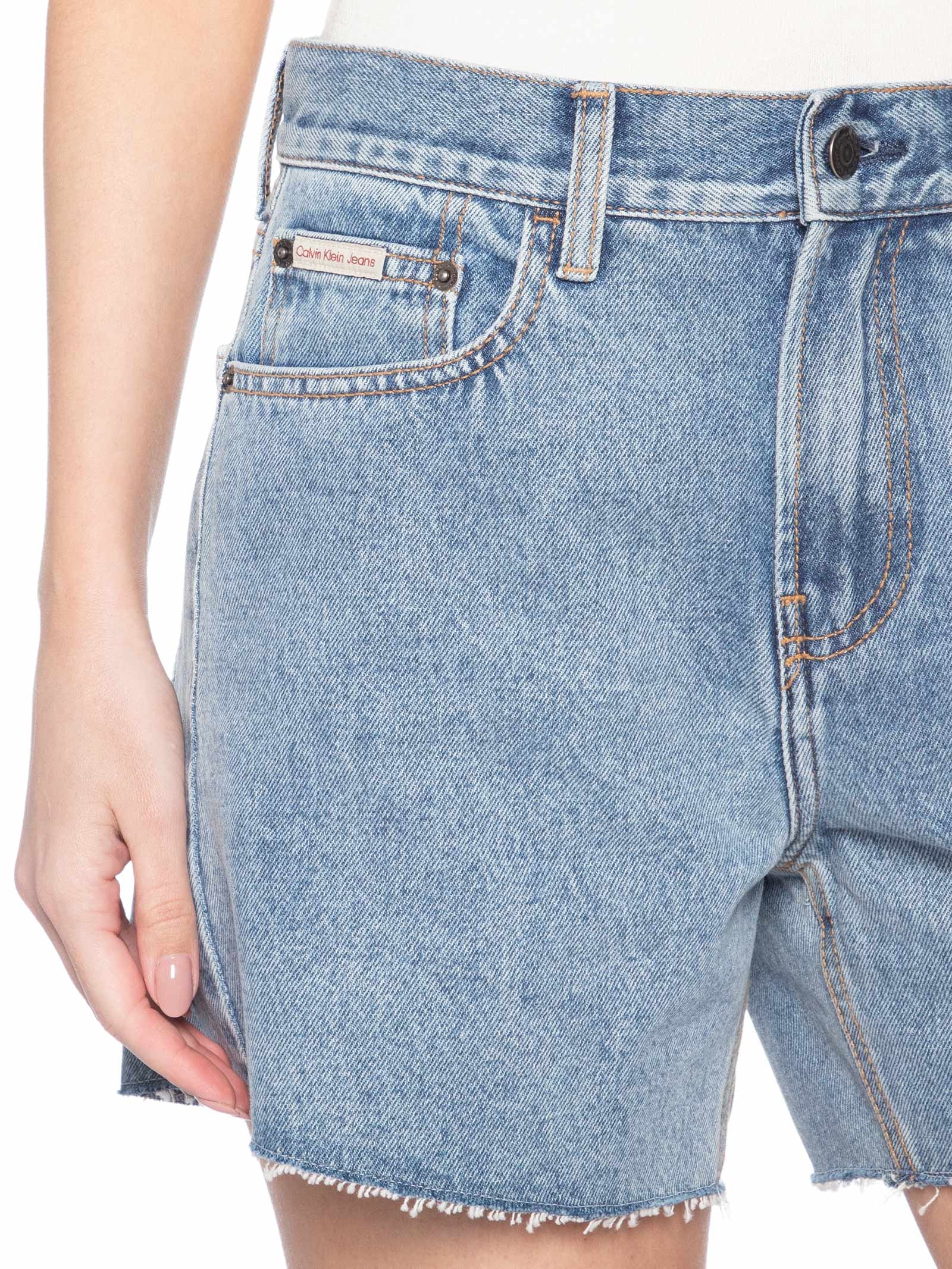 Shorts Jeans Feminino Boy Barras a Fio – Azul Calvin Klein Jeans