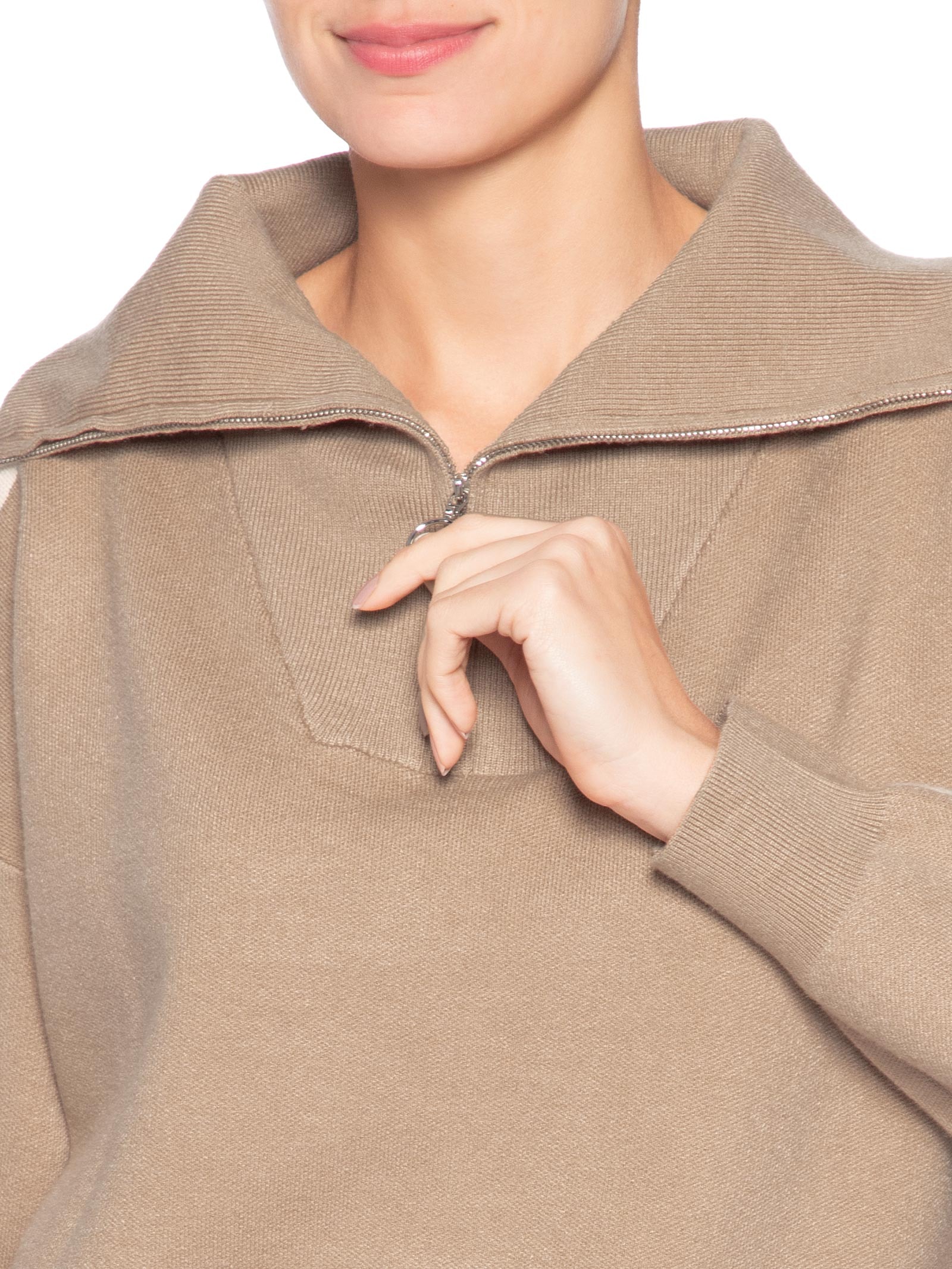 Suéter Feminino Gola Alta Com Zíper Bege Basiq