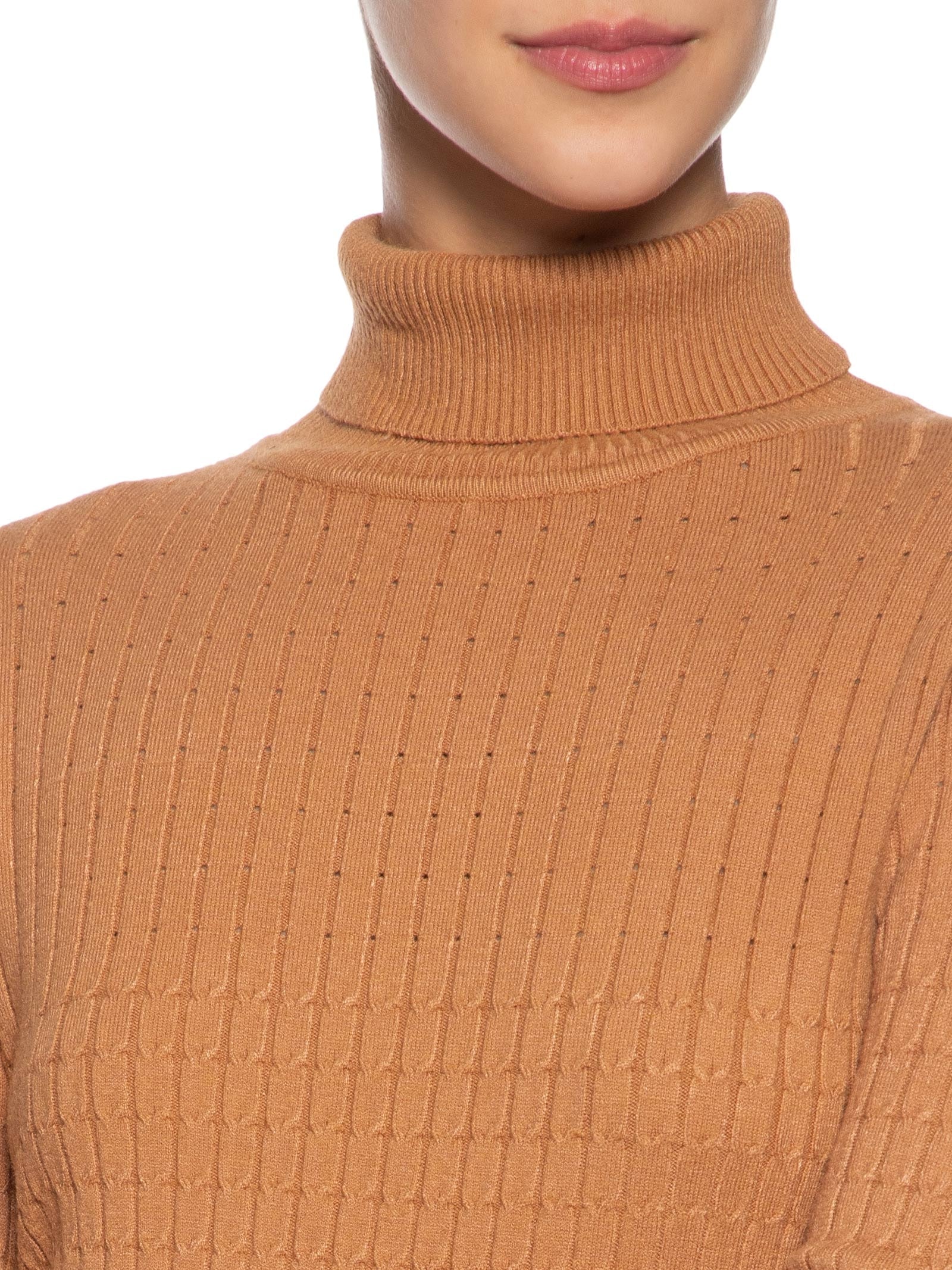 Suéter Feminino Texturizado Gola Role Bege Basiq