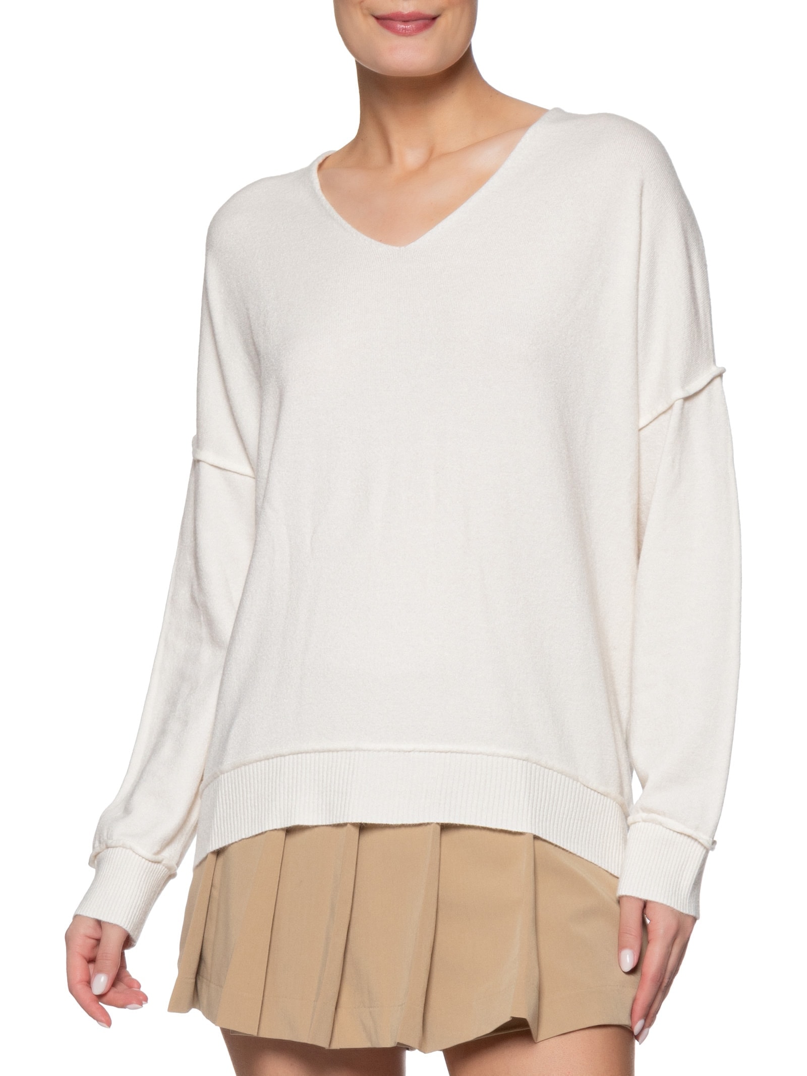 Suéter Feminino Tricot Oversized Decote V Off White Basiq